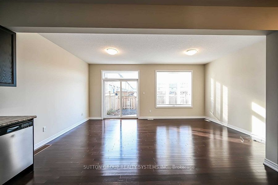 380 Lake Street 54, Grimsby, ON L3M 0E8 photo 5
