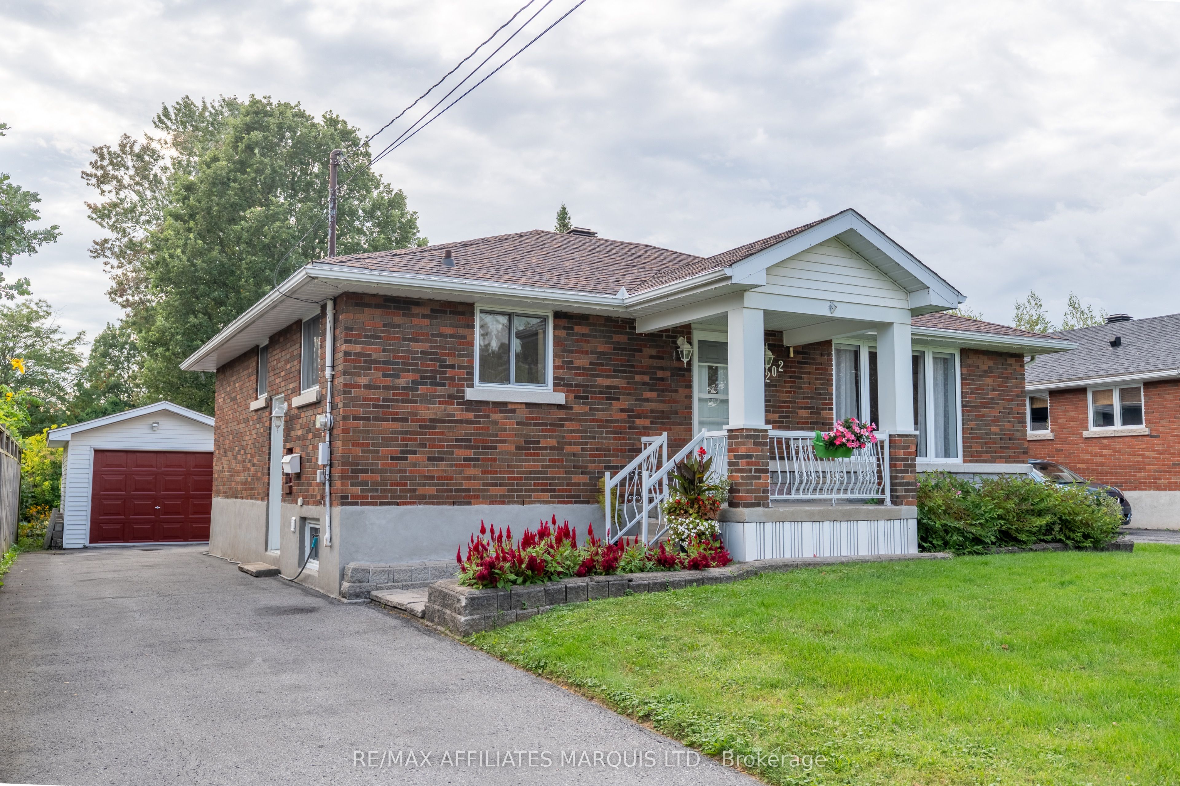 202 Shirley Avenue, Cornwall, ON K6J 2E5