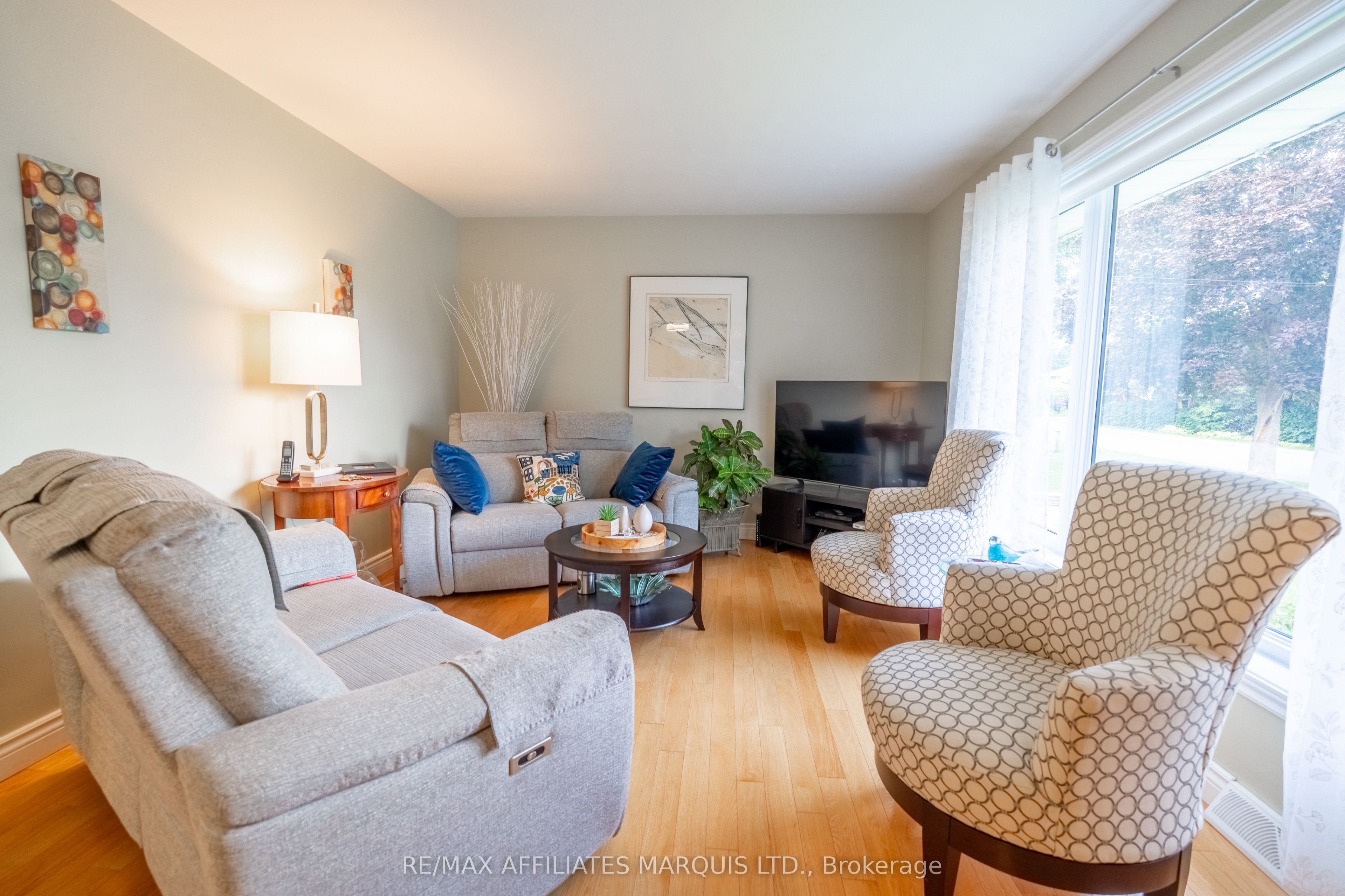 202 Shirley Avenue, Cornwall, ON K6J 2E5 photo 3