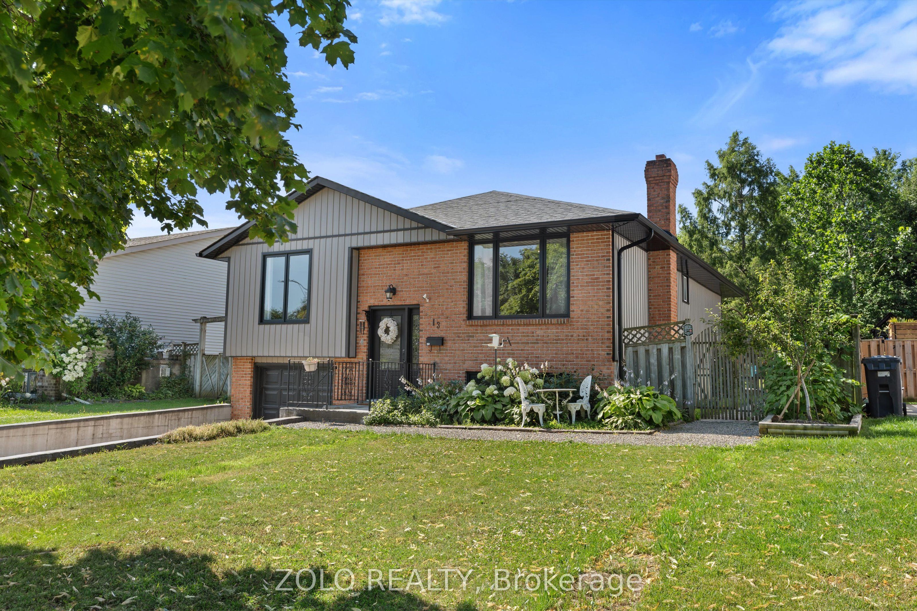 13 Cowan Drive, Thorold, ON L2V 4Y8 photo 3