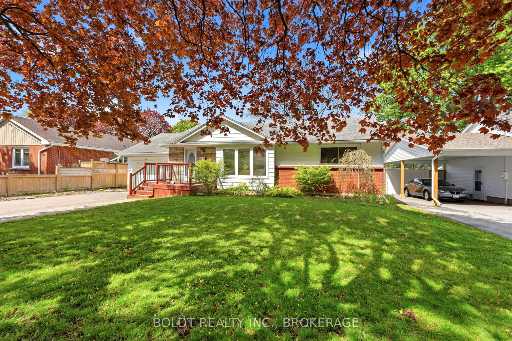 23 Woodelm Drive, St. Catharines, ON L2M 4N5