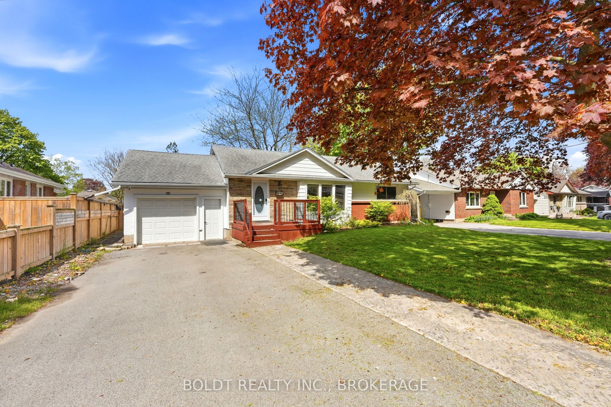 23 Woodelm Drive, St. Catharines, ON L2M 4N5 photo 2