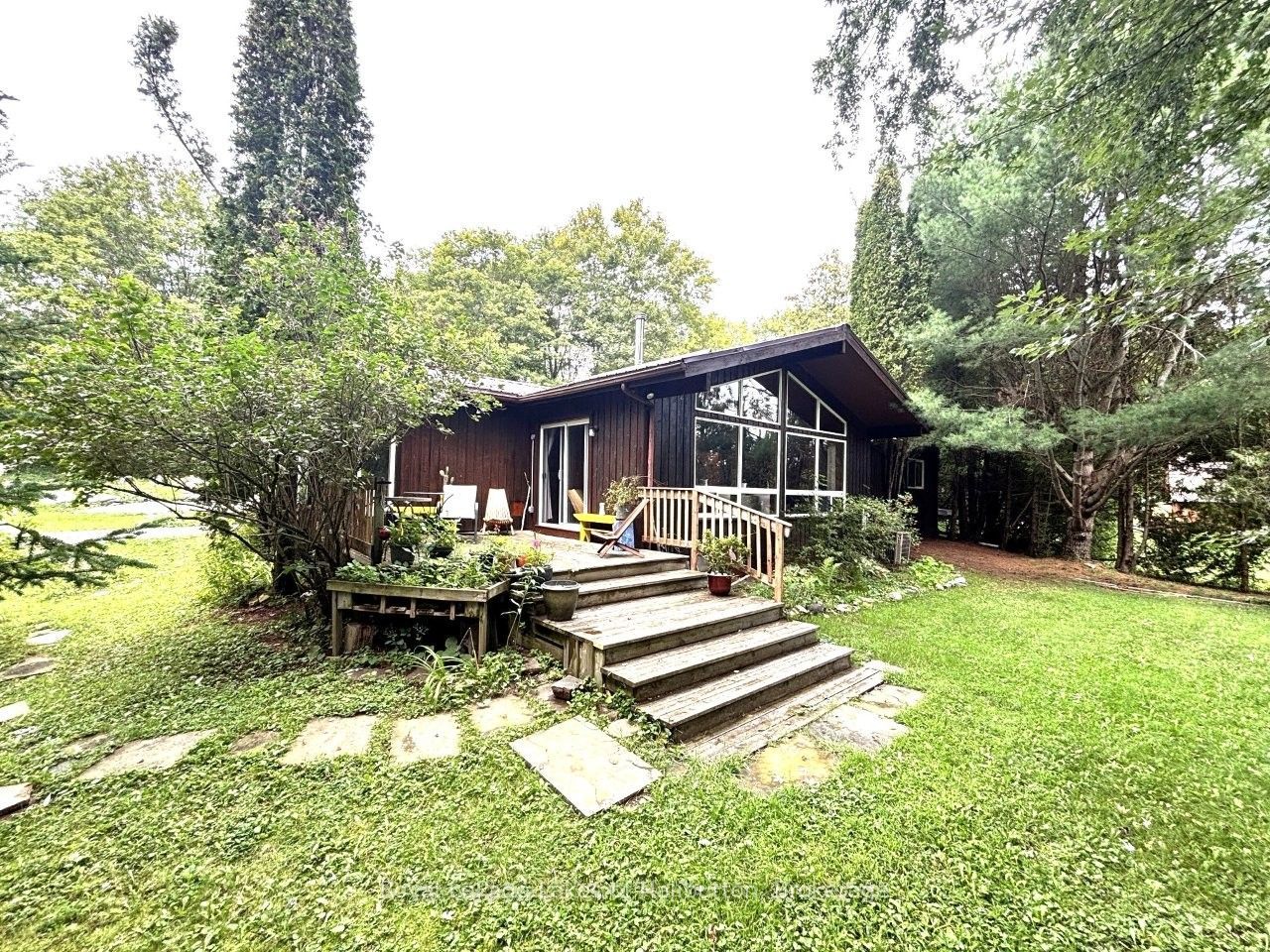 10 Nevison Drive, Kawartha Lakes, ON K0M 2L0