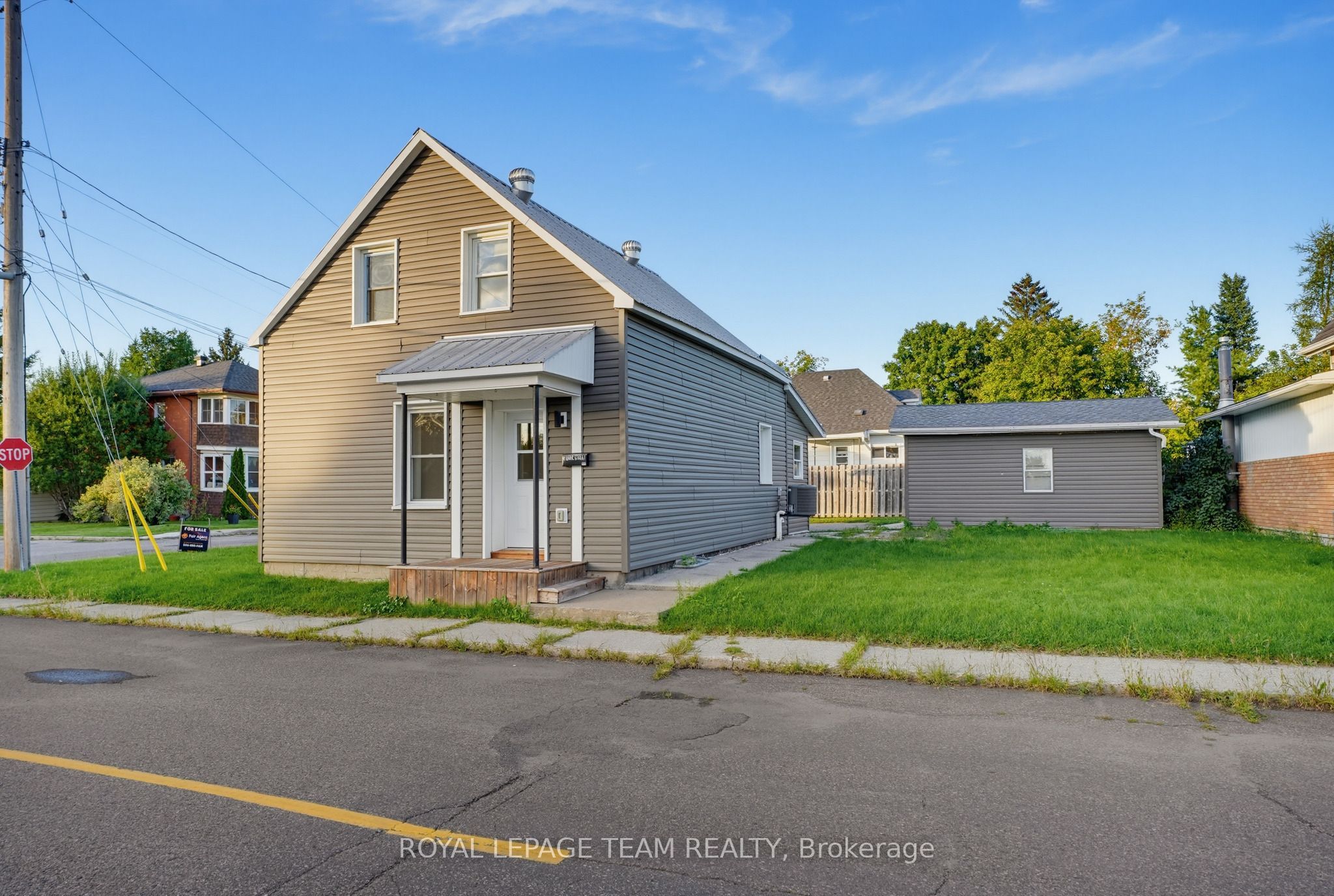 81 BANK Street S, Renfrew, ON K7V 2E7 photo 3