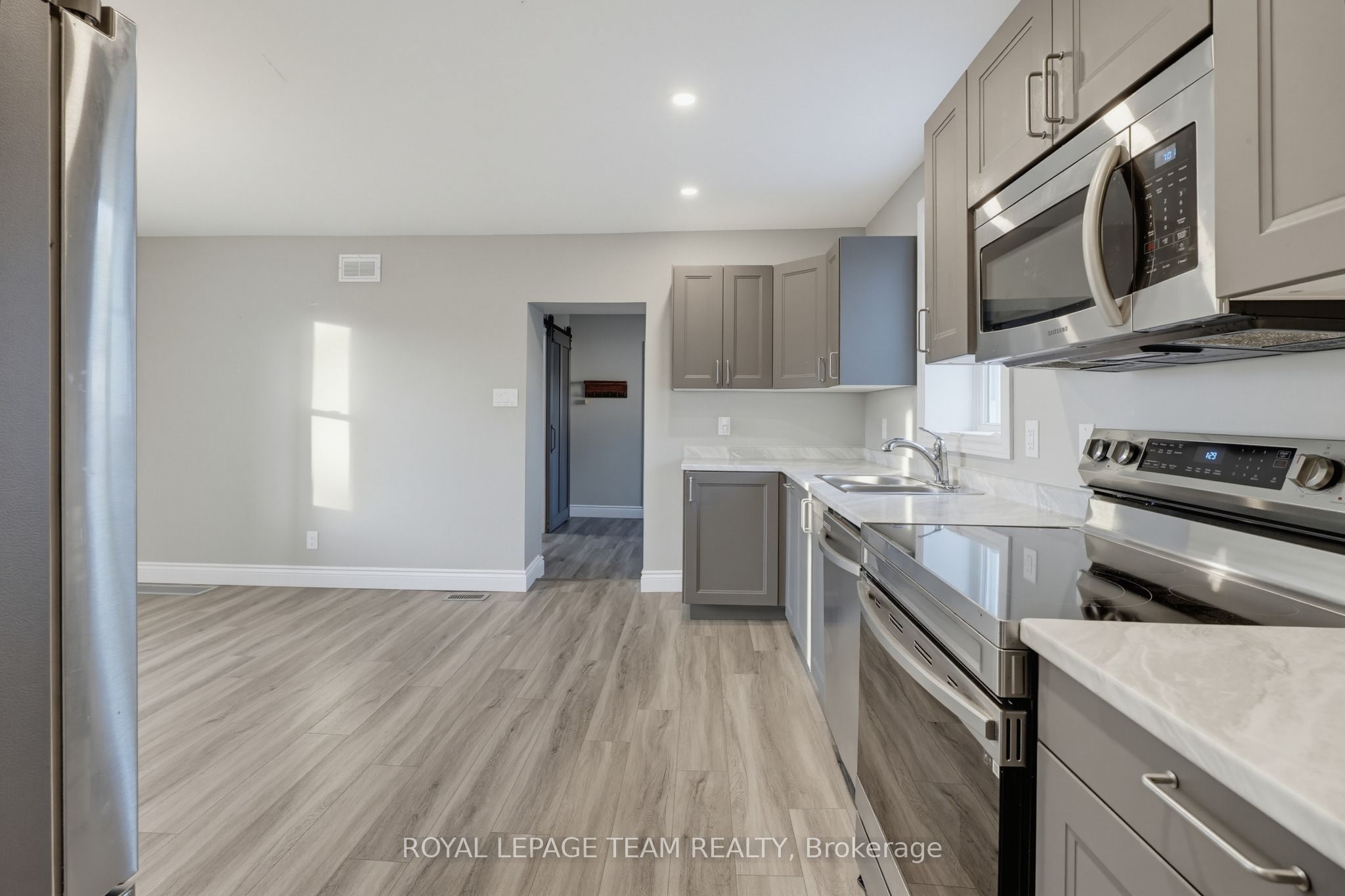 81 BANK Street S, Renfrew, ON K7V 2E7 photo 5