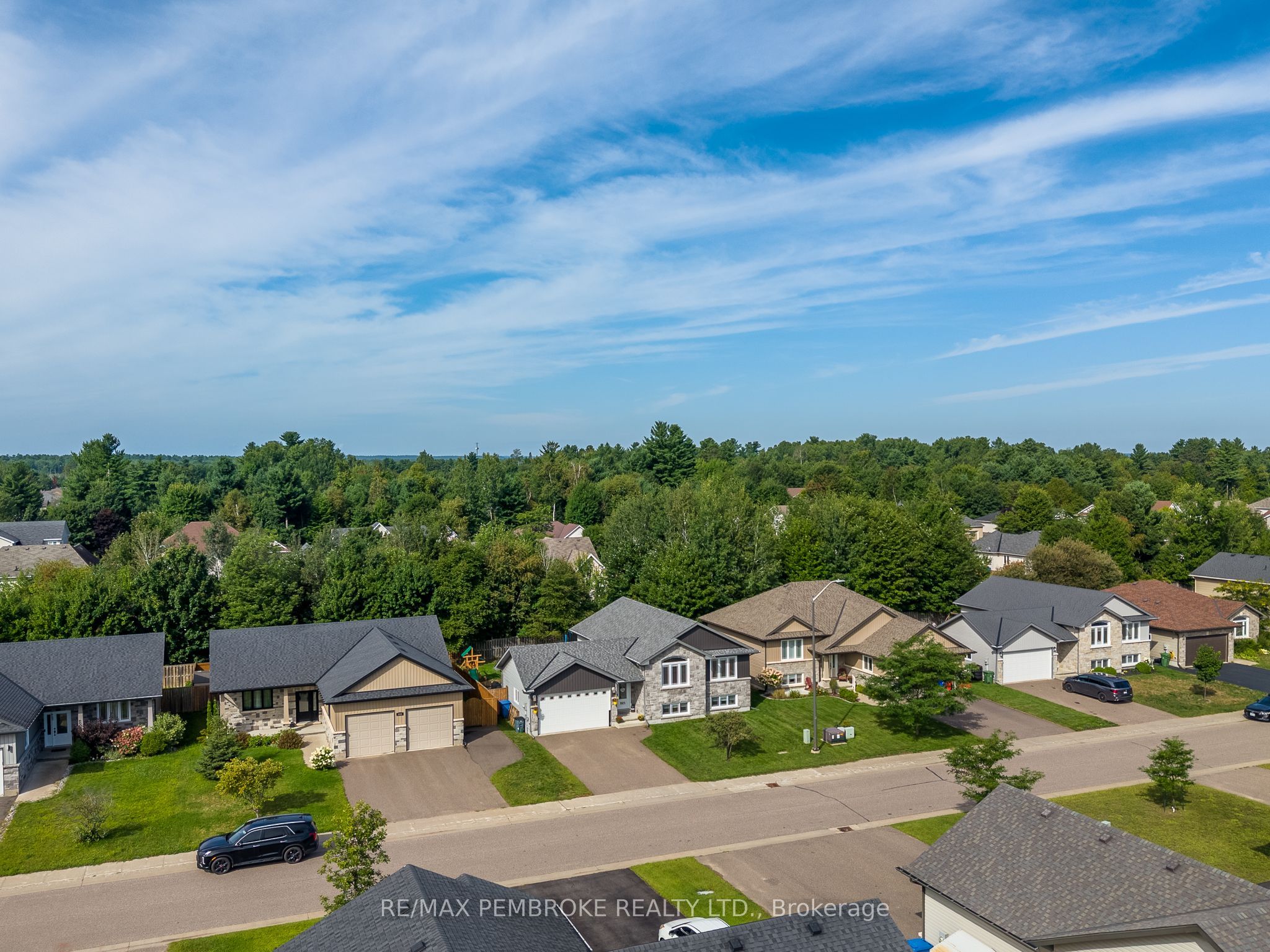 521 Gardner Crescent, Petawawa, ON K8H 0C4 photo 3
