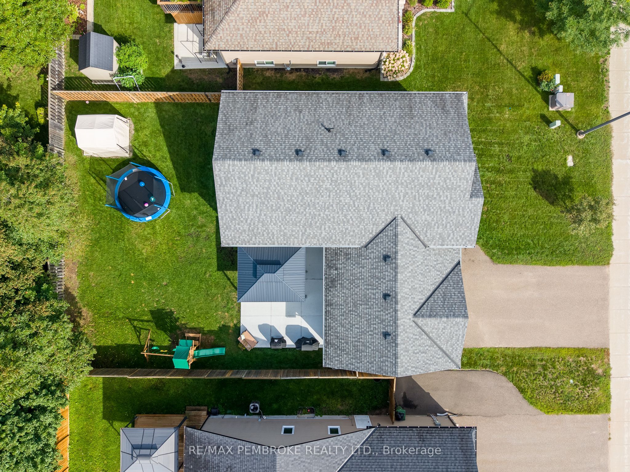 521 Gardner Crescent, Petawawa, ON K8H 0C4 photo 5