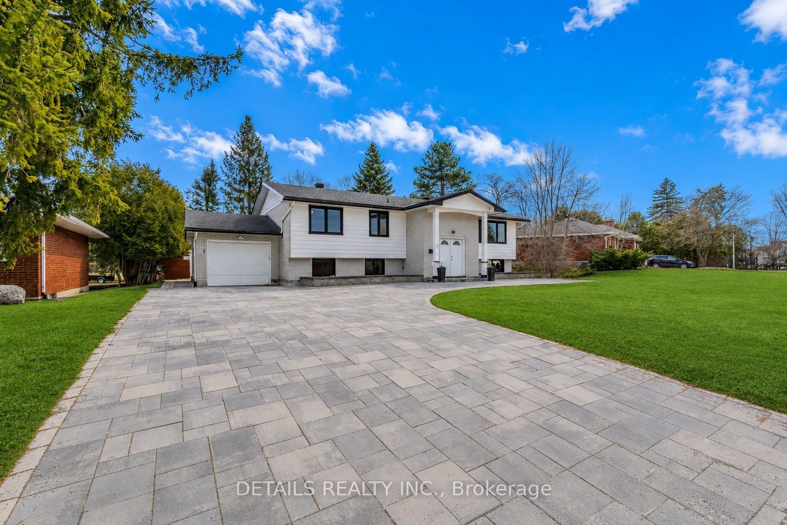 7 Kerry Crescent E, Cityview - Parkwoods Hills - Rideau Shore, ON K2E 5V7