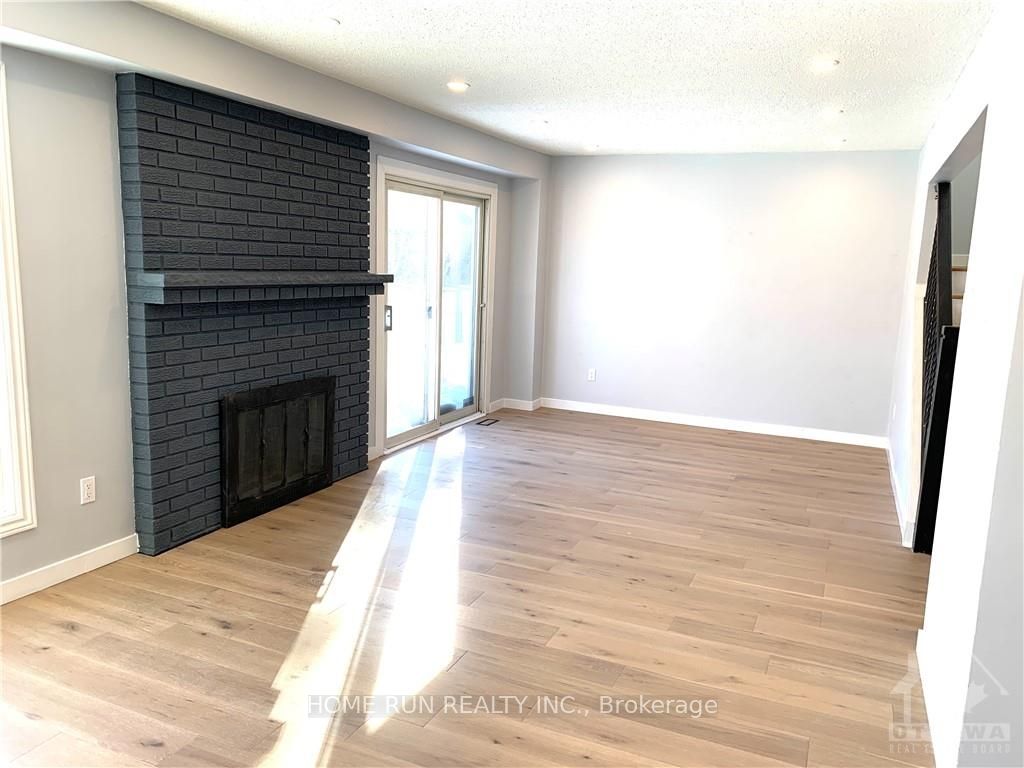 1201 ST MORITZ Court, Orleans - Convent Glen and Area, ON K1C 2B2 photo 5