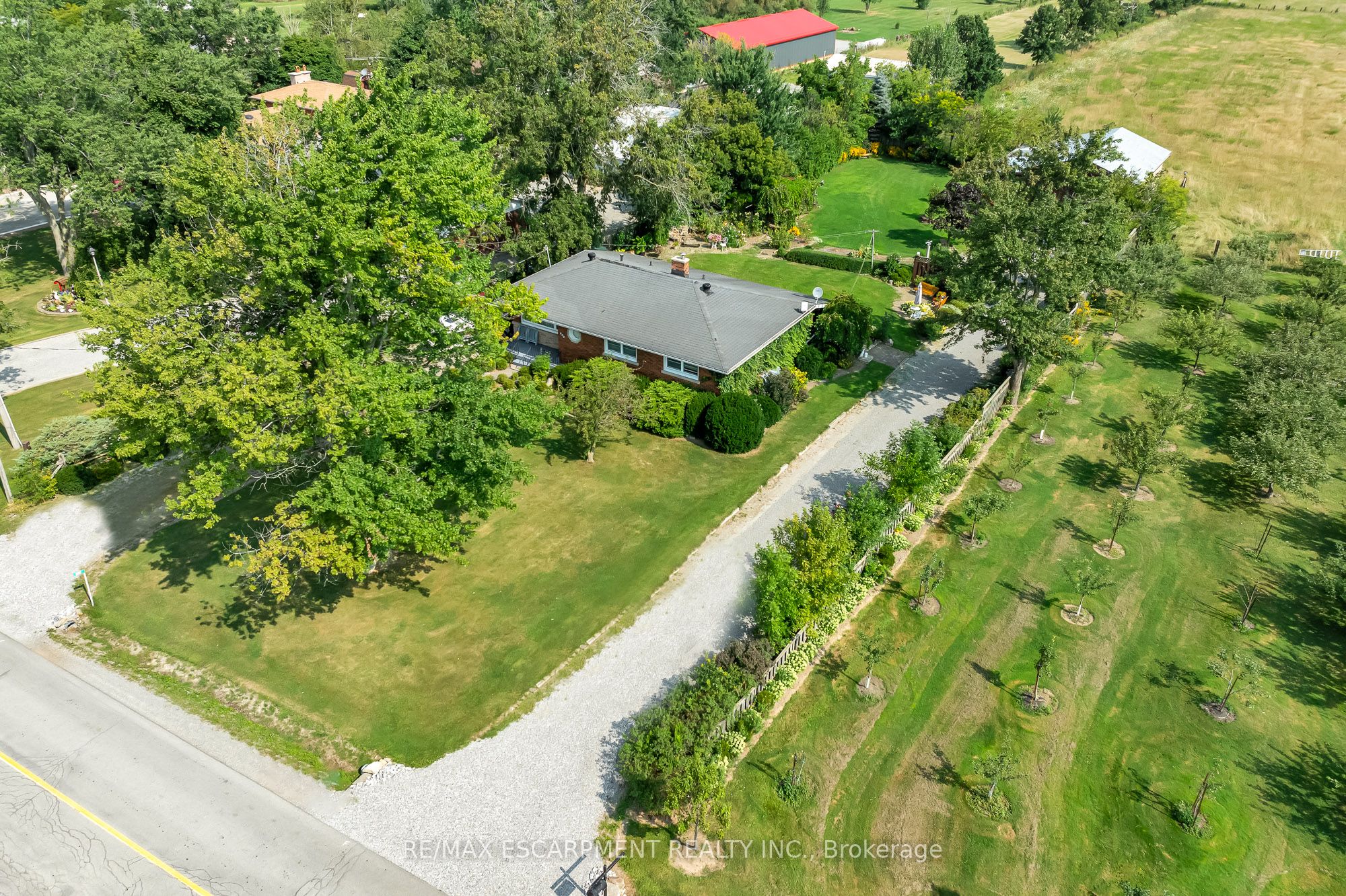 609 Green Mountain Road E, Hamilton, ON L8J 2Z7 photo 4