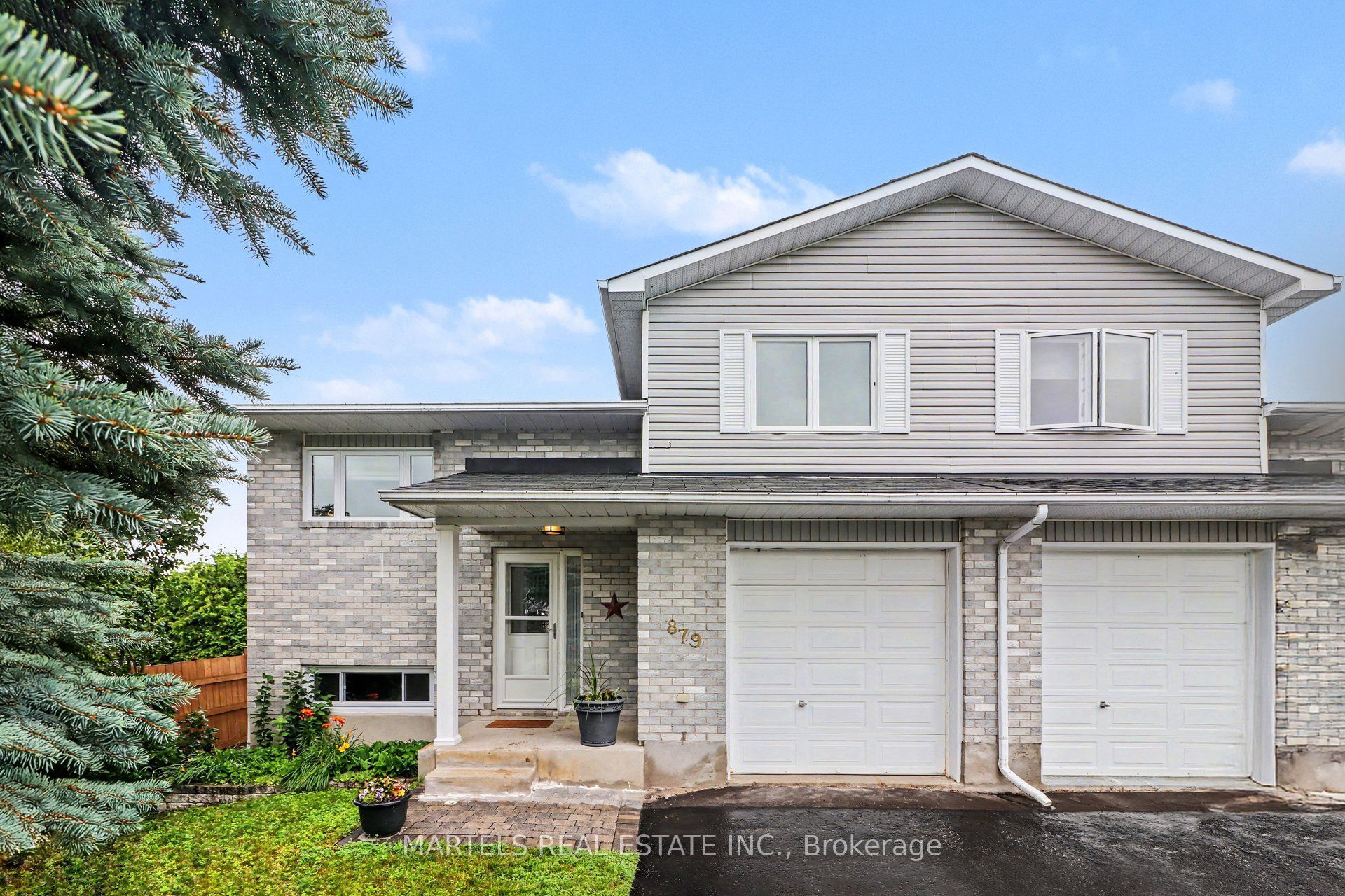 879 Lawrence Street, Clarence-Rockland, ON K4K 1M8