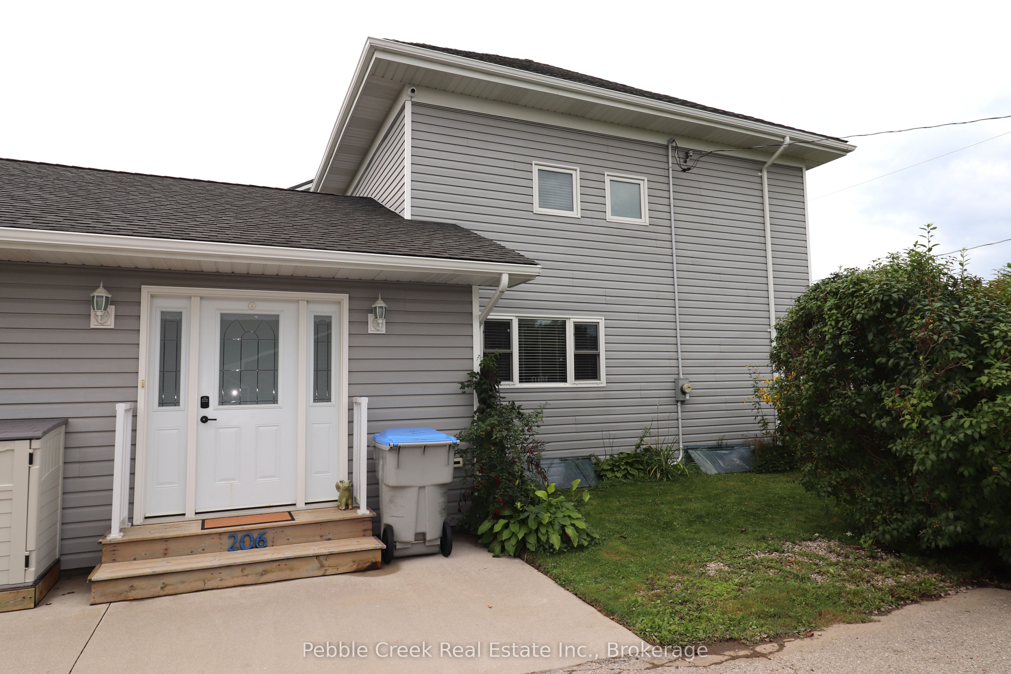206 Picton Street E, Goderich, ON N7A 1J8 photo 4
