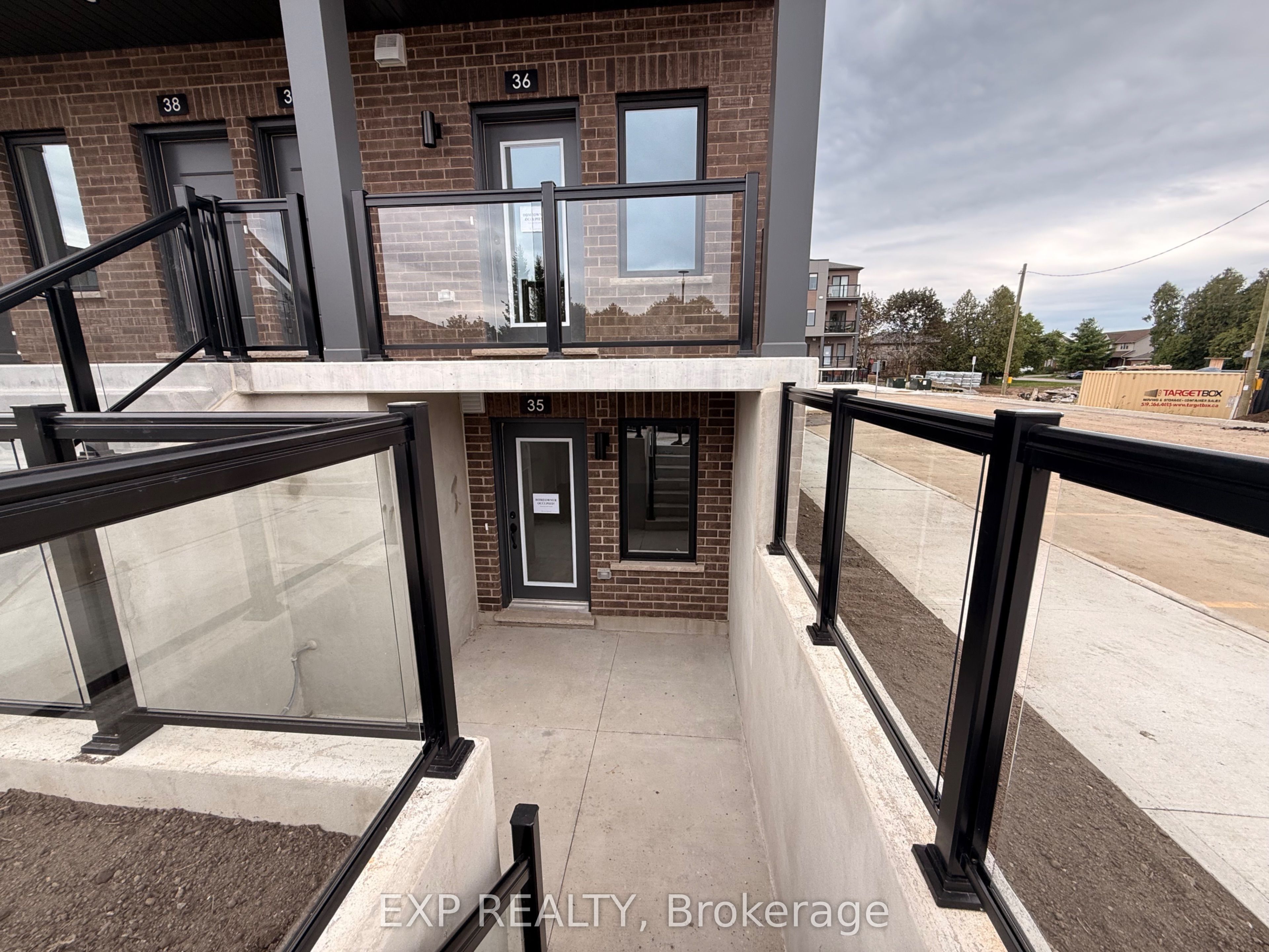 42 Lowes Rd. West Street, Guelph, ON N1G 0H6 photo 2