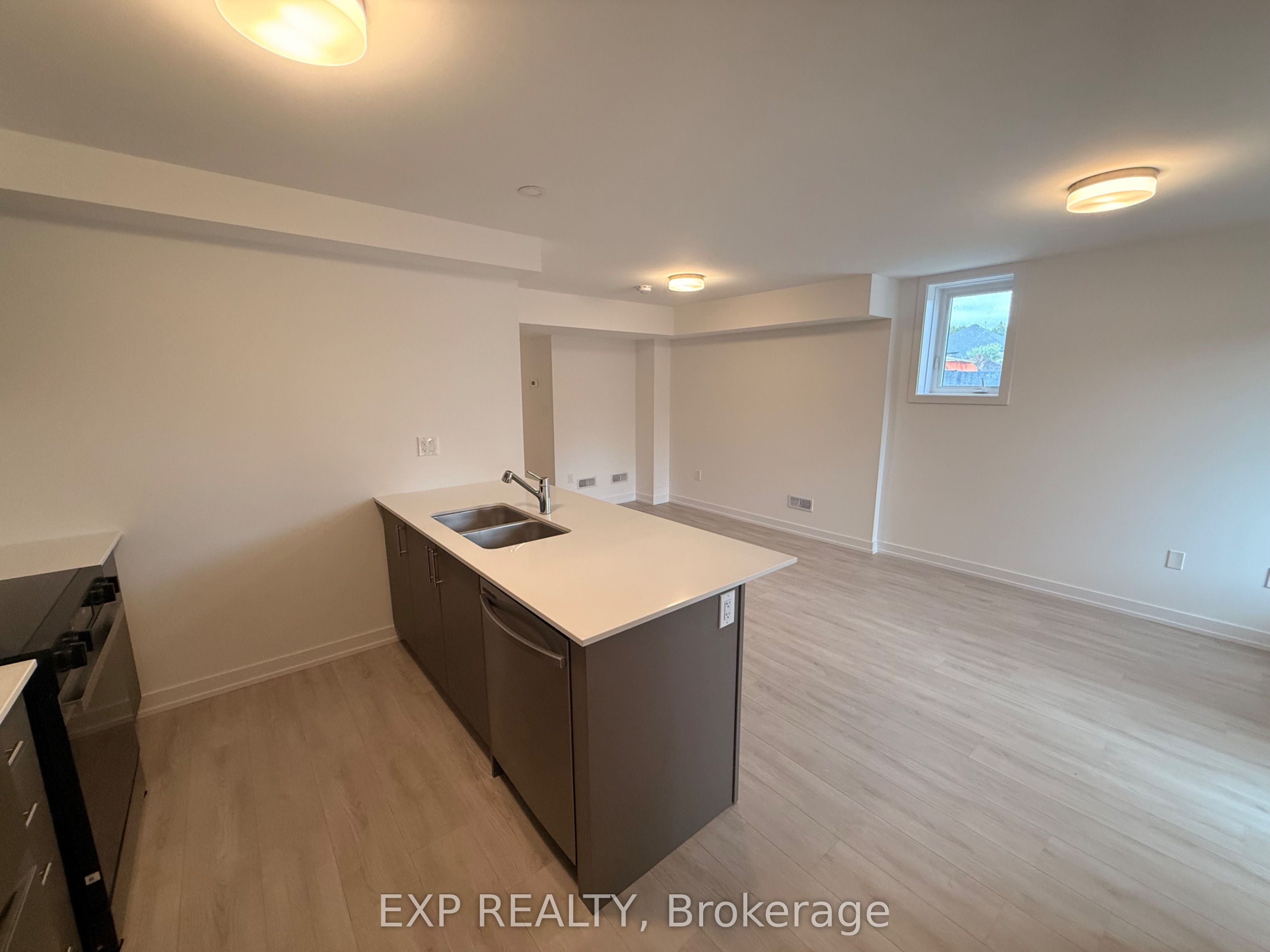 42 Lowes Rd. West Street, Guelph, ON N1G 0H6 photo 5