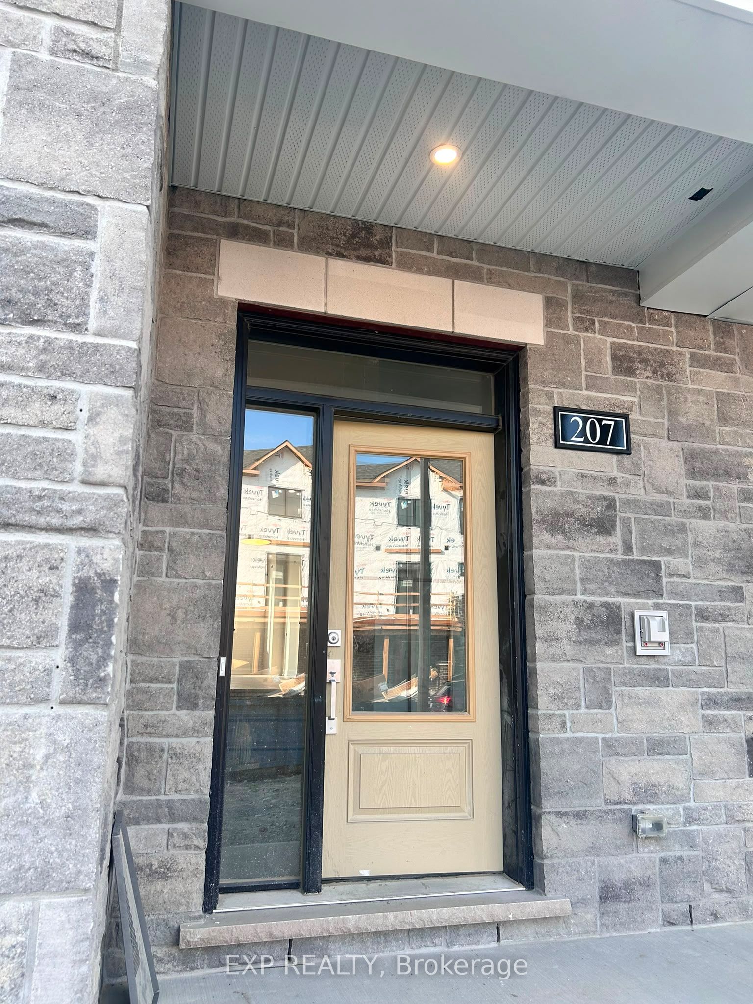 207 bankside Way, Barrhaven, ON K2J 7N3 photo 2