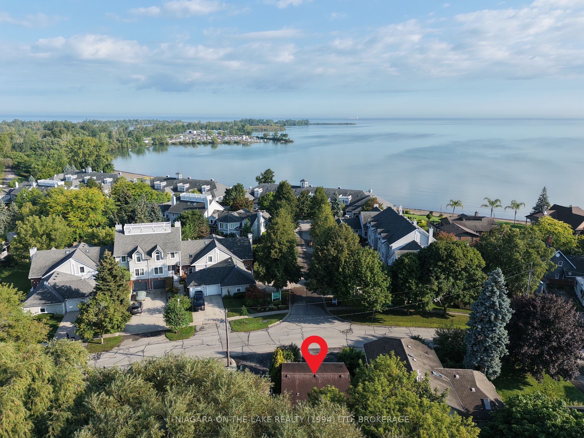 8 Lakeside Drive, St. Catharines, ON L2M 1P2