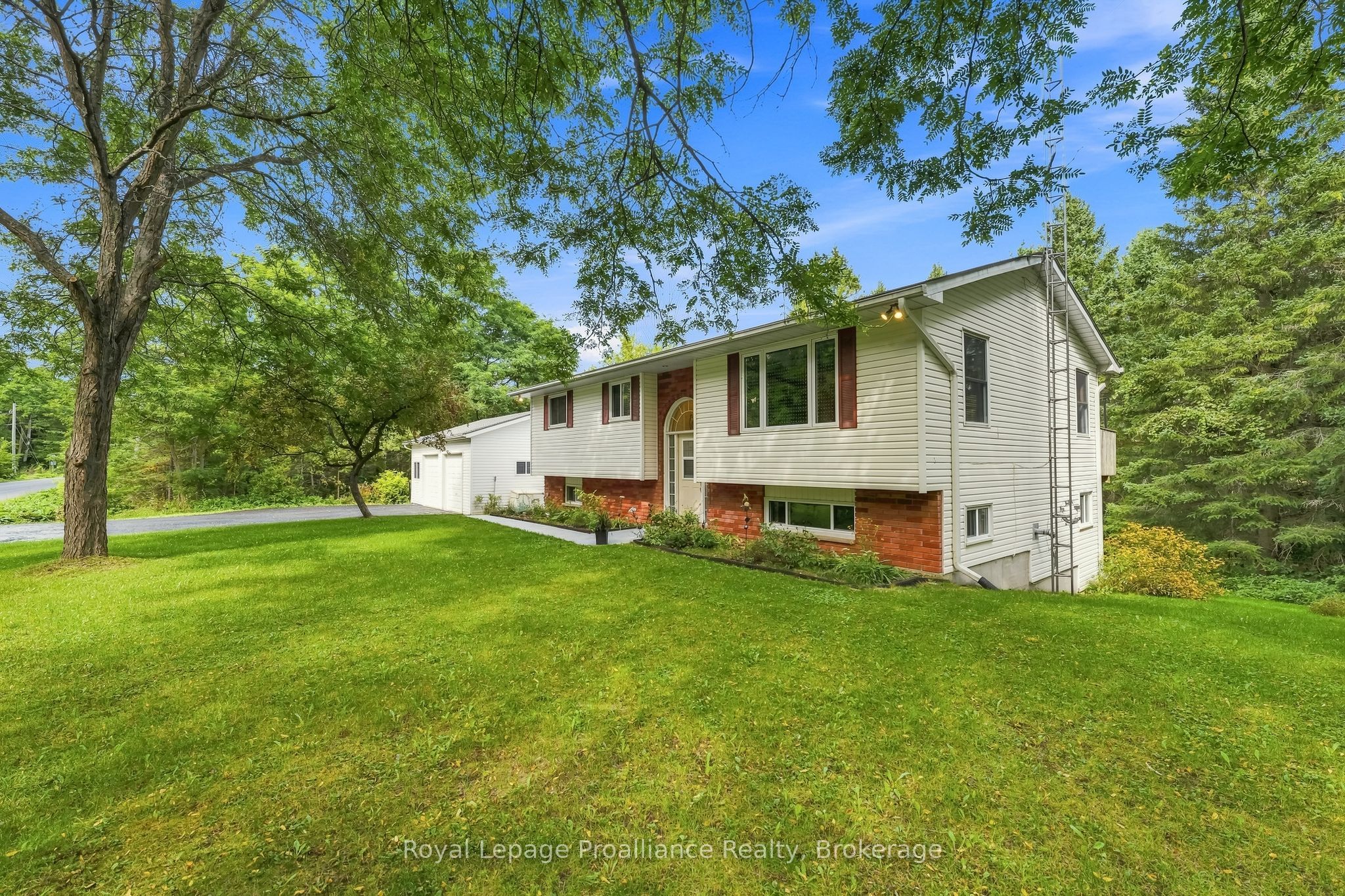 1528 Pinewood School Road, Brighton, ON K0K 1R0