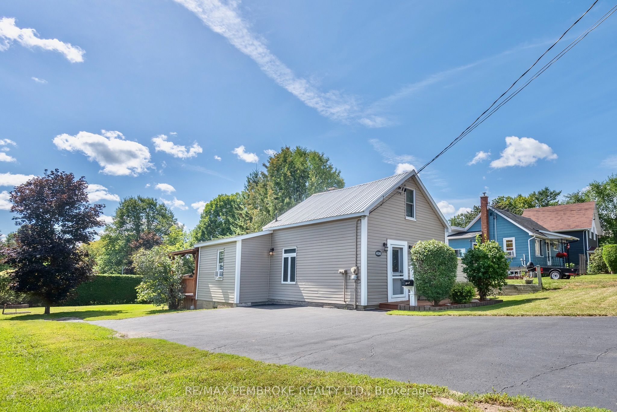 628 Perth Street, Pembroke, ON K8A 6C1 photo 2