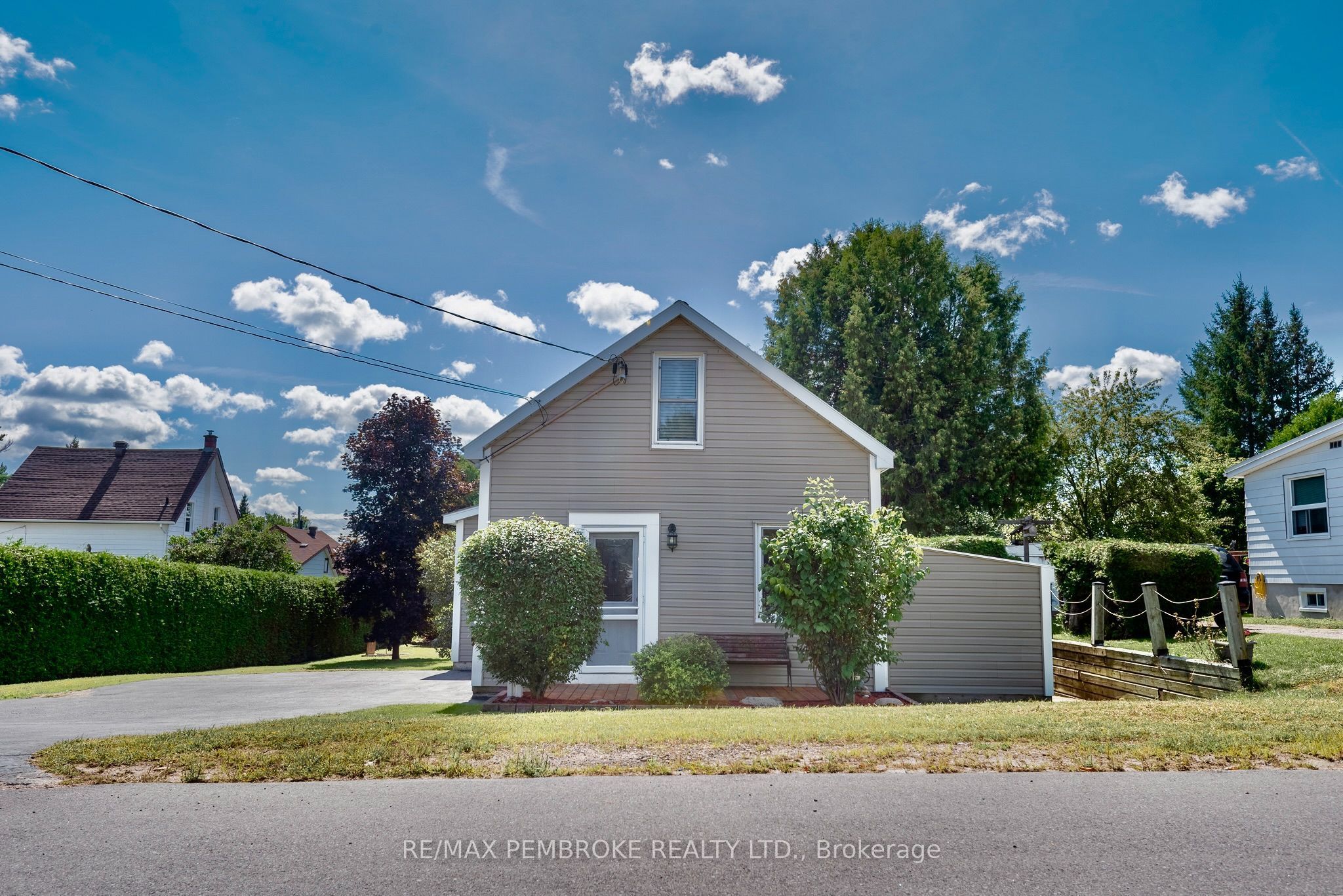 628 Perth Street, Pembroke, ON K8A 6C1 photo 3