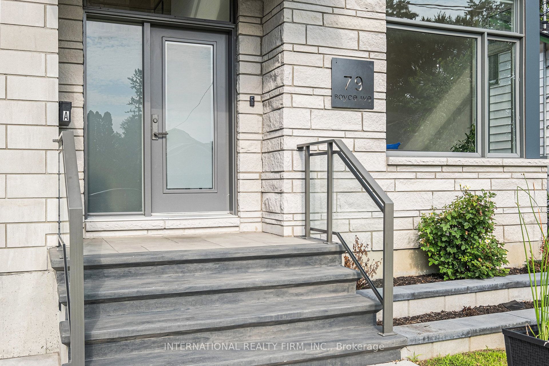 79 Boyce Avenue, Britannia - Lincoln Heights and Area, ON K2B 6J1 photo 4