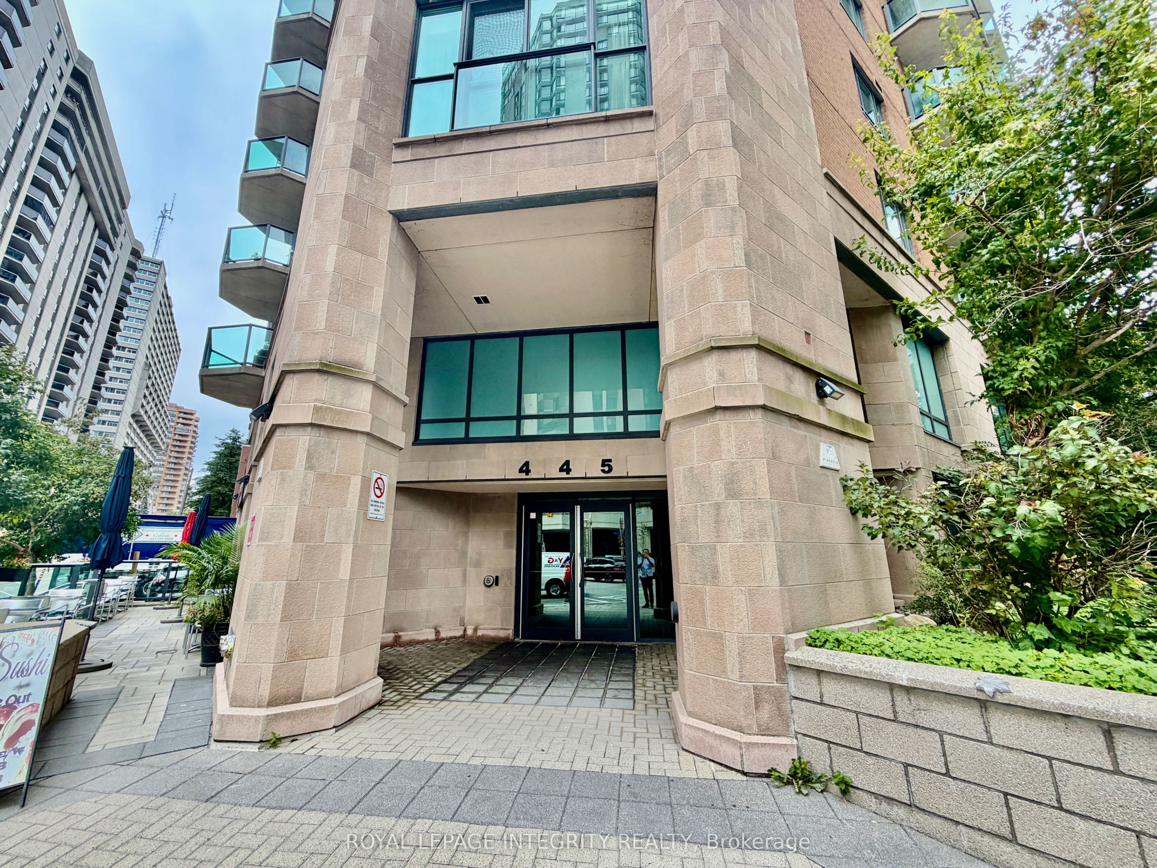 445 Laurier Avenue W 505, Ottawa Centre, ON K1R 0A2 photo 3