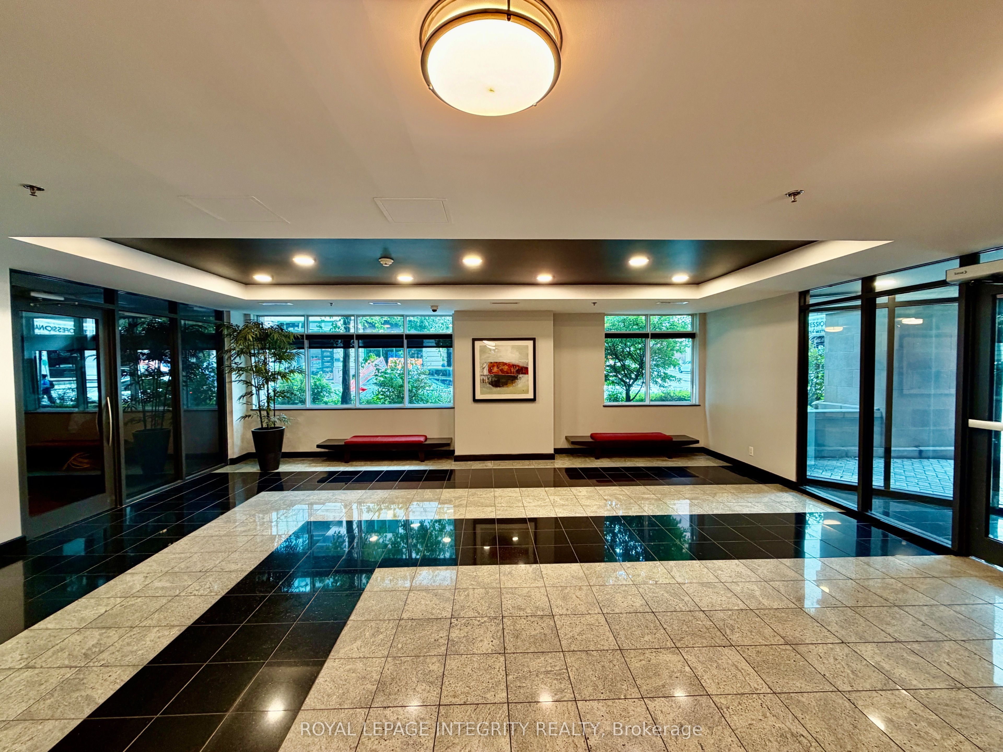 445 Laurier Avenue W 505, Ottawa Centre, ON K1R 0A2 photo 4