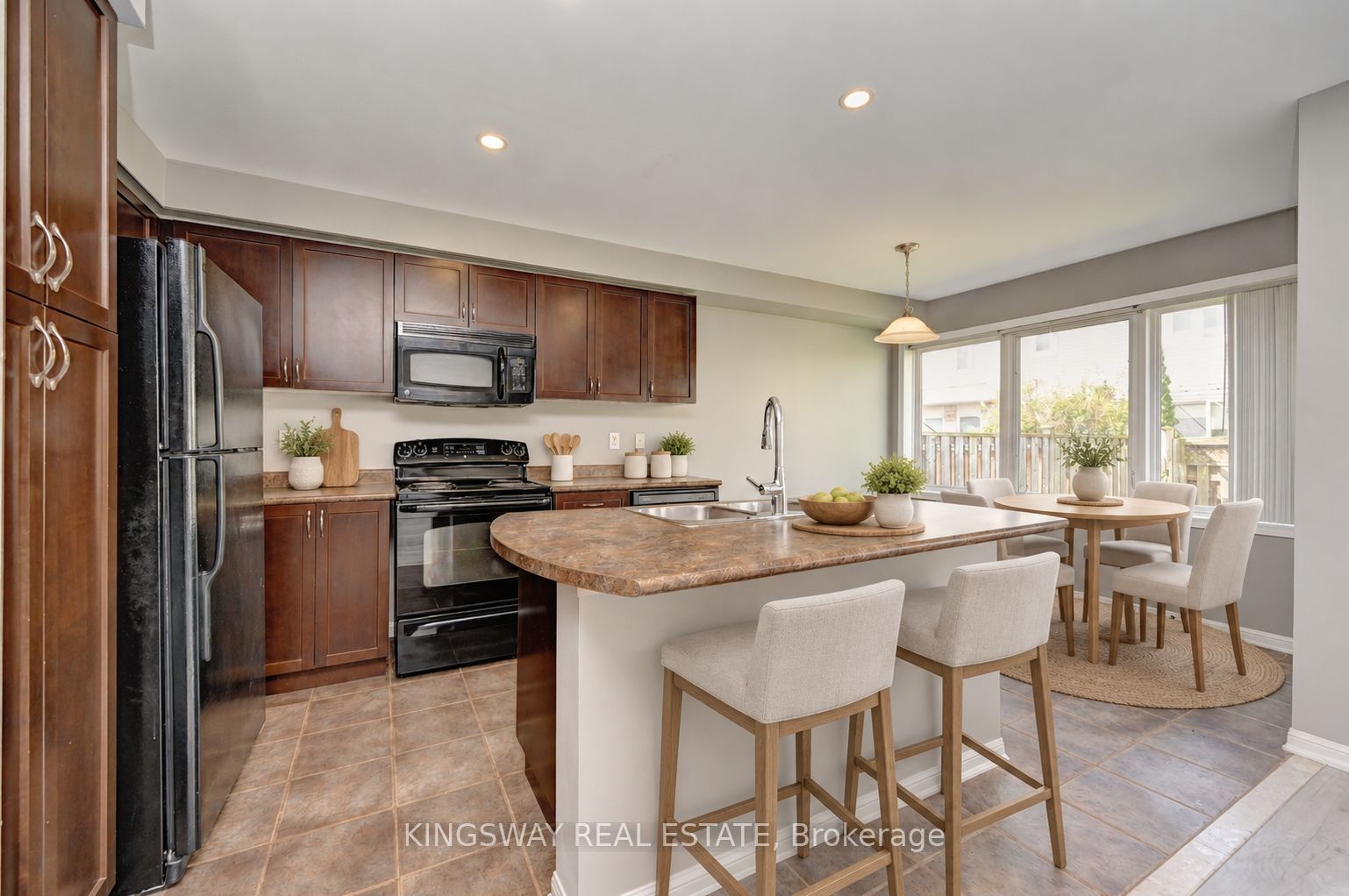 103 Blackbird Circle, Cambridge, ON N3C 0A9 photo 4