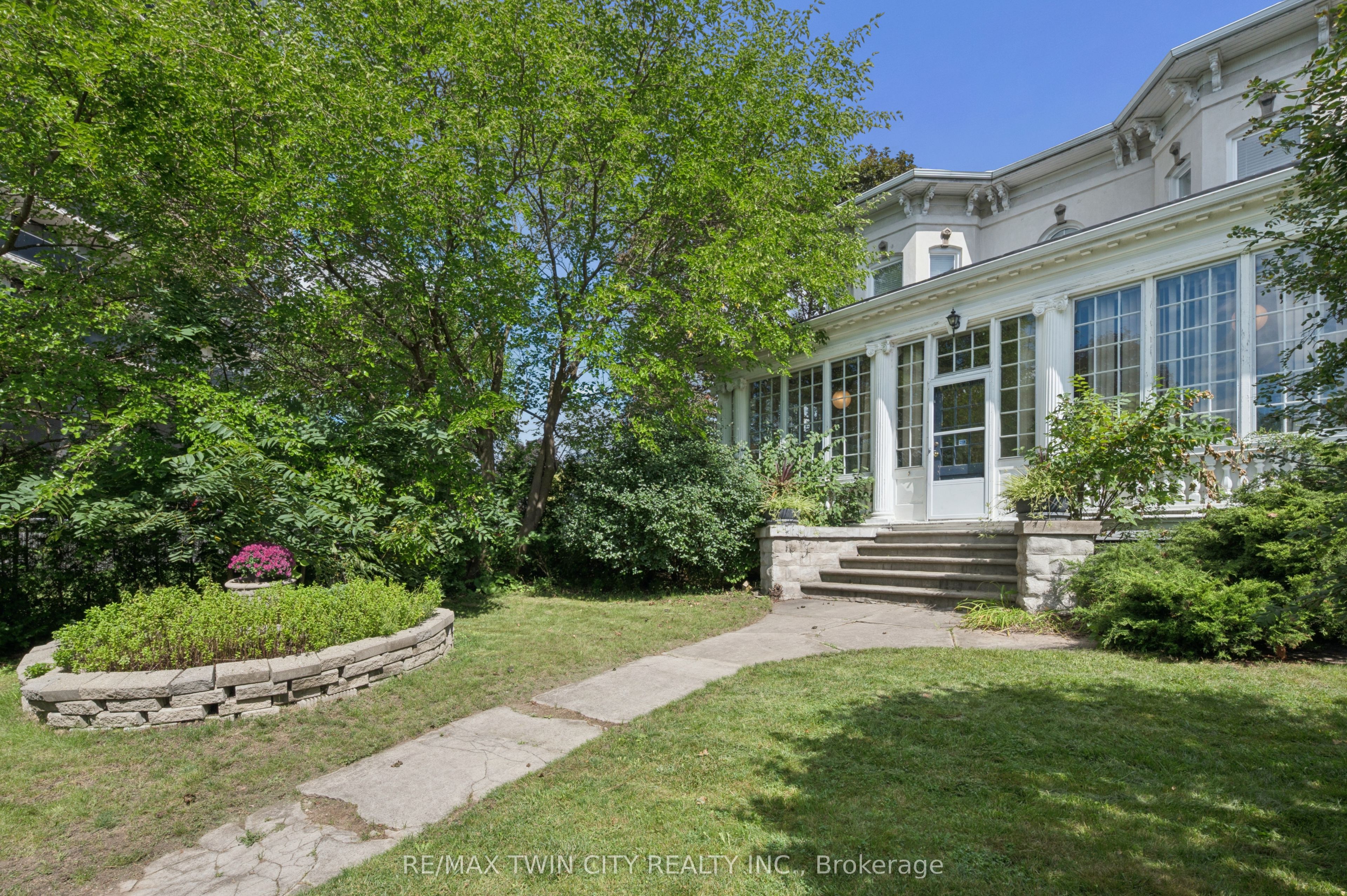 66 Park Hill Road E, Cambridge, ON N1R 1P7 photo 4