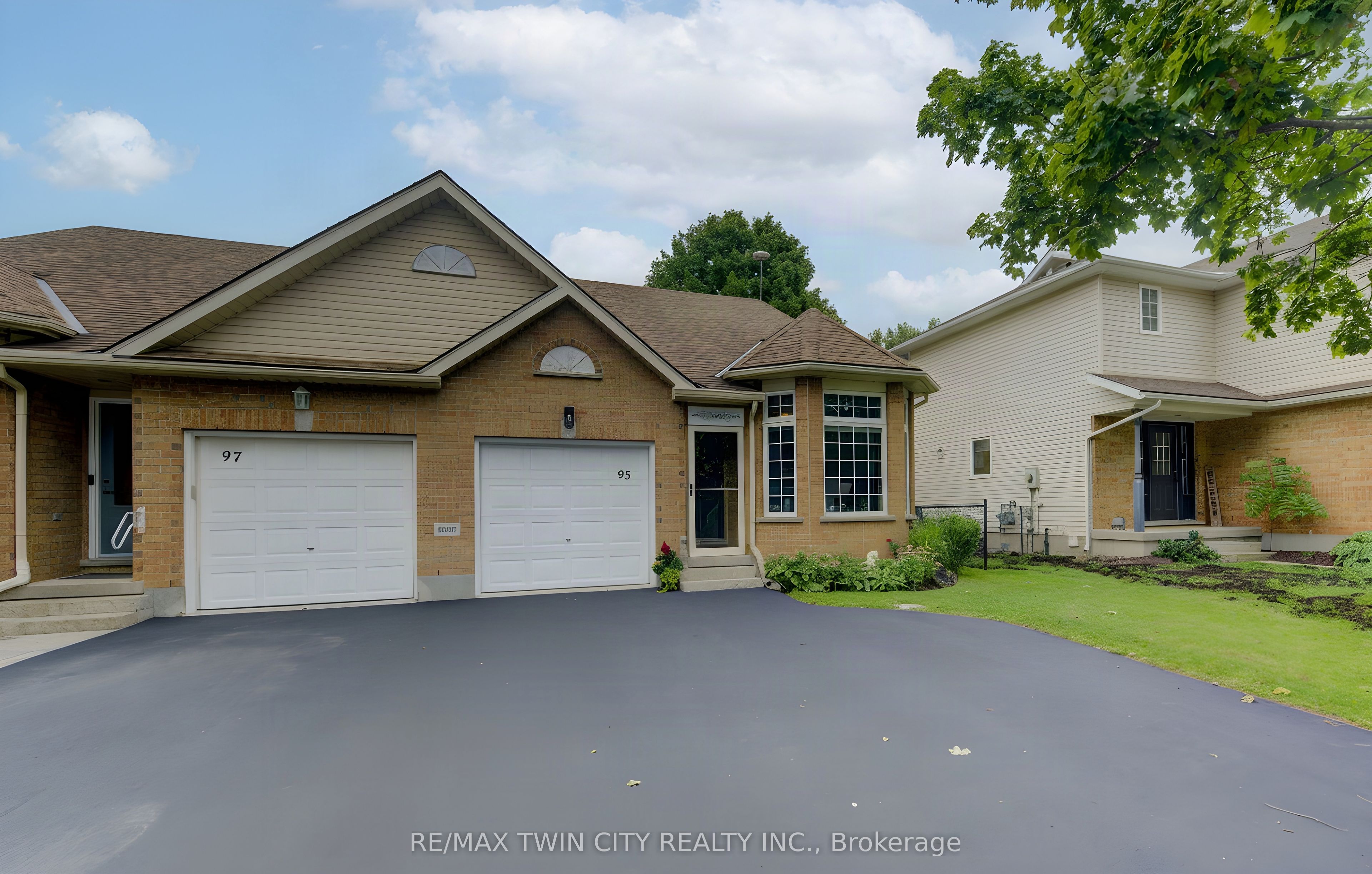 95 York Street E, Centre Wellington, ON N0B 1S0 photo 2