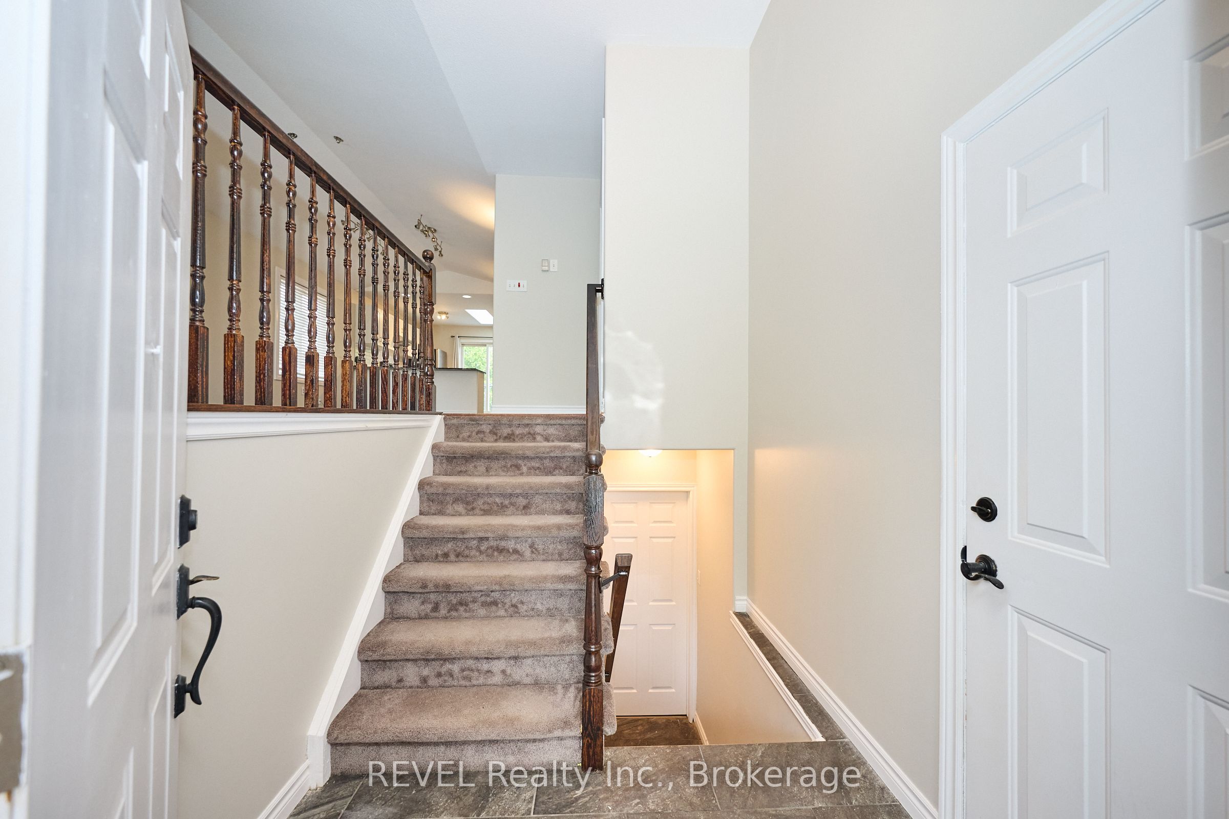 28 QUAKER Road, Welland, ON L3C 7K7 photo 4