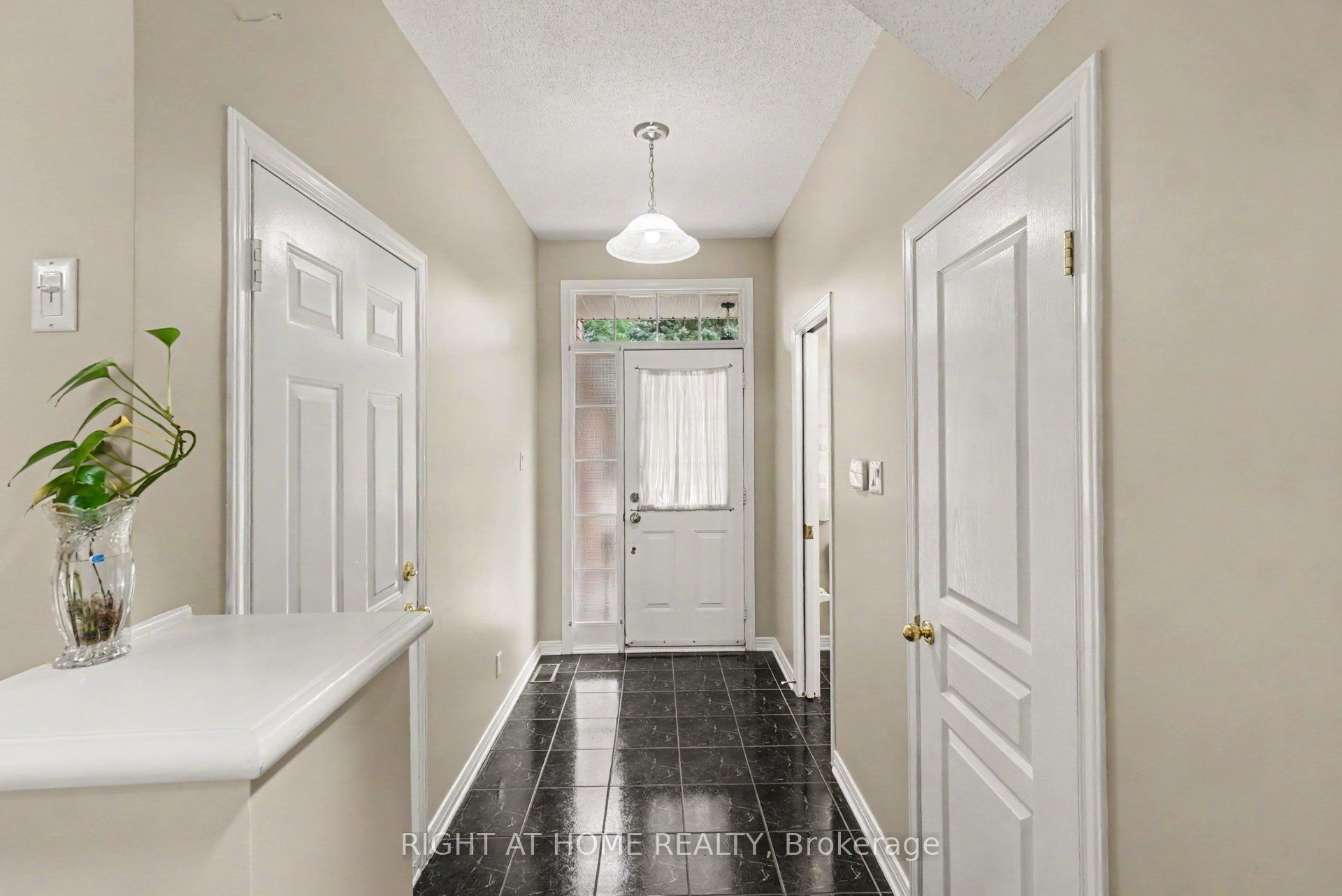 623 Wild Shore Crescent, Blossom Park - Airport and Area, ON K1V 1T3 photo 3