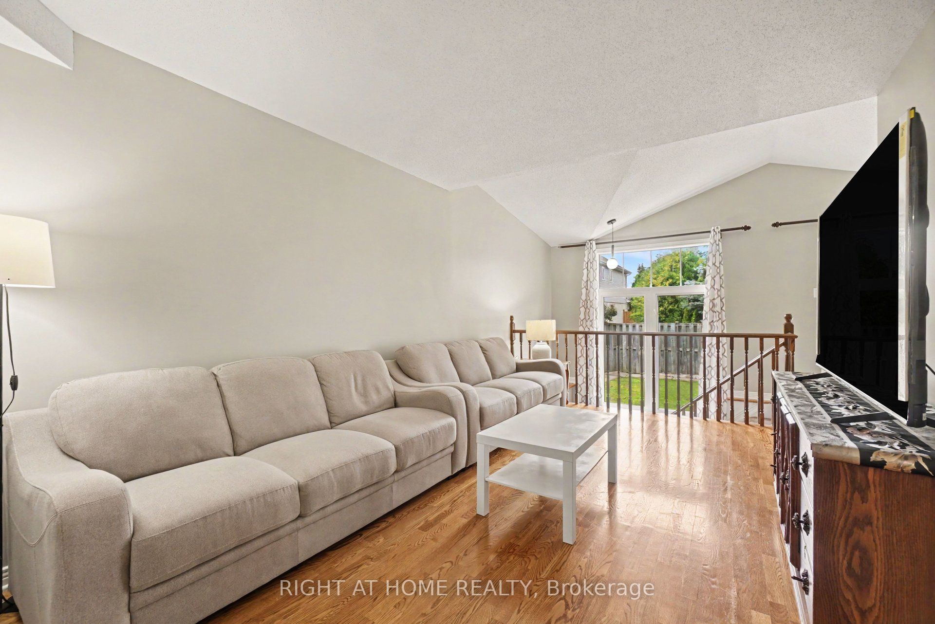 623 Wild Shore Crescent, Blossom Park - Airport and Area, ON K1V 1T3 photo 4