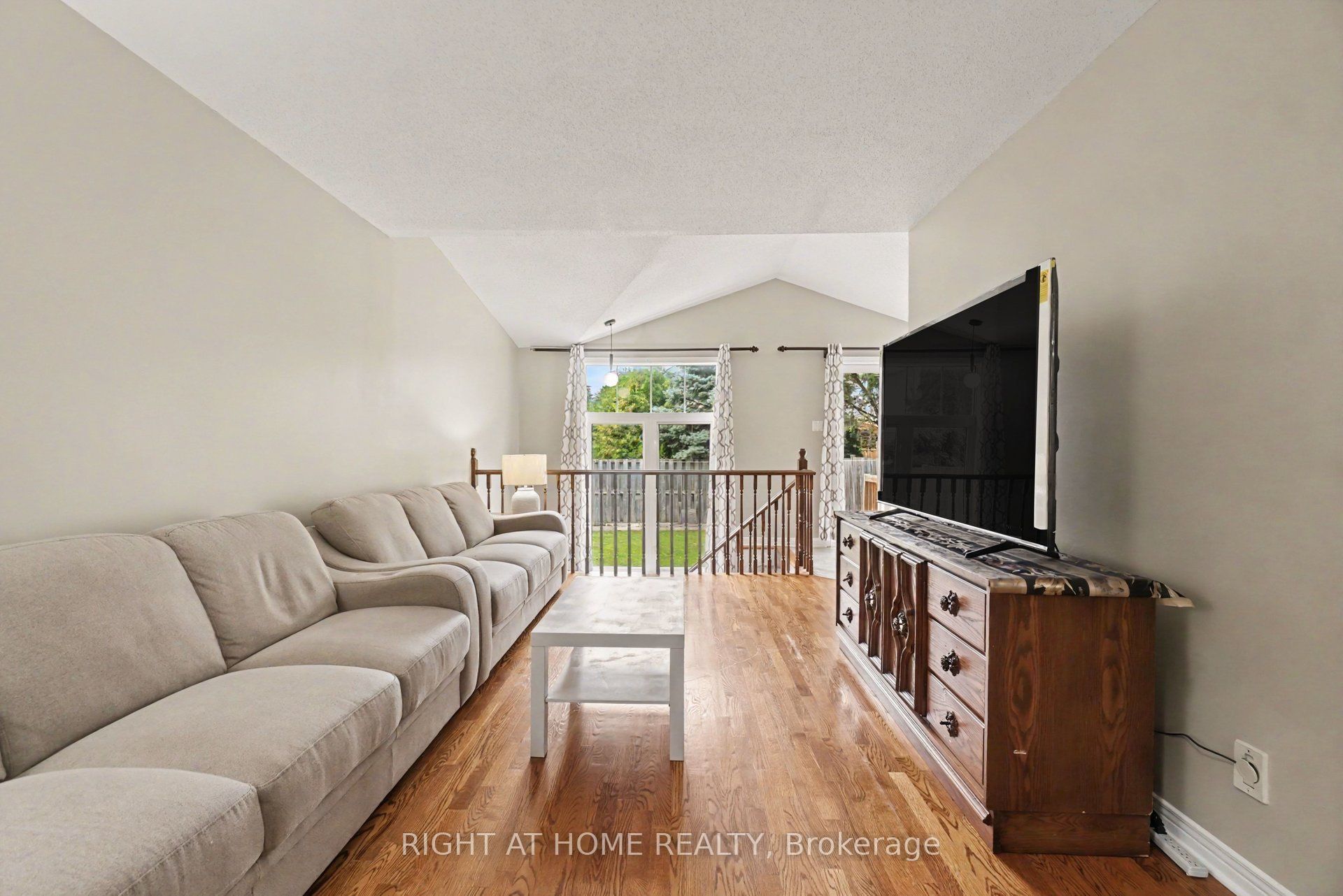 623 Wild Shore Crescent, Blossom Park - Airport and Area, ON K1V 1T3 photo 5