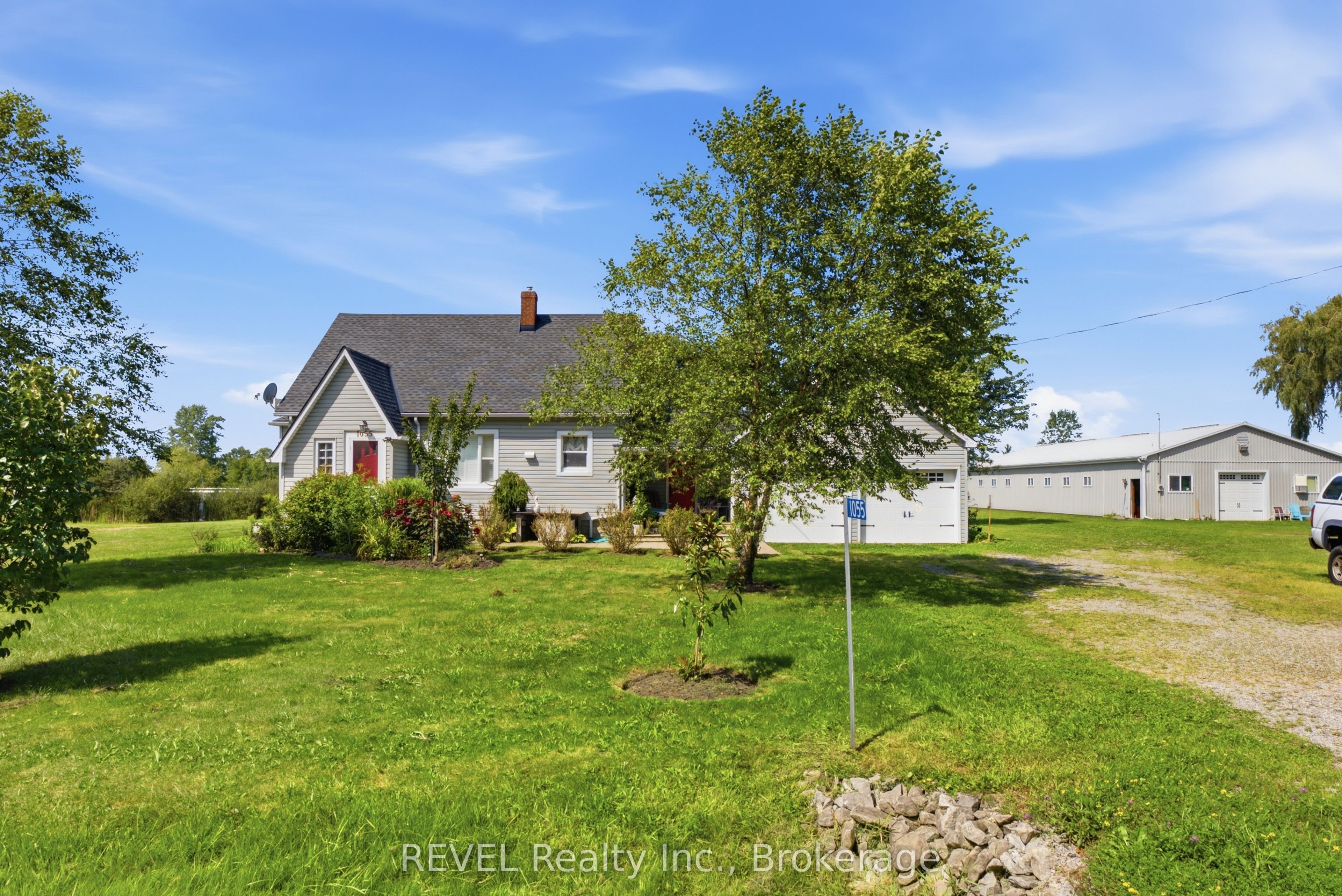 1055 Burger Road, Fort Erie, ON L0S 1N0 photo 2