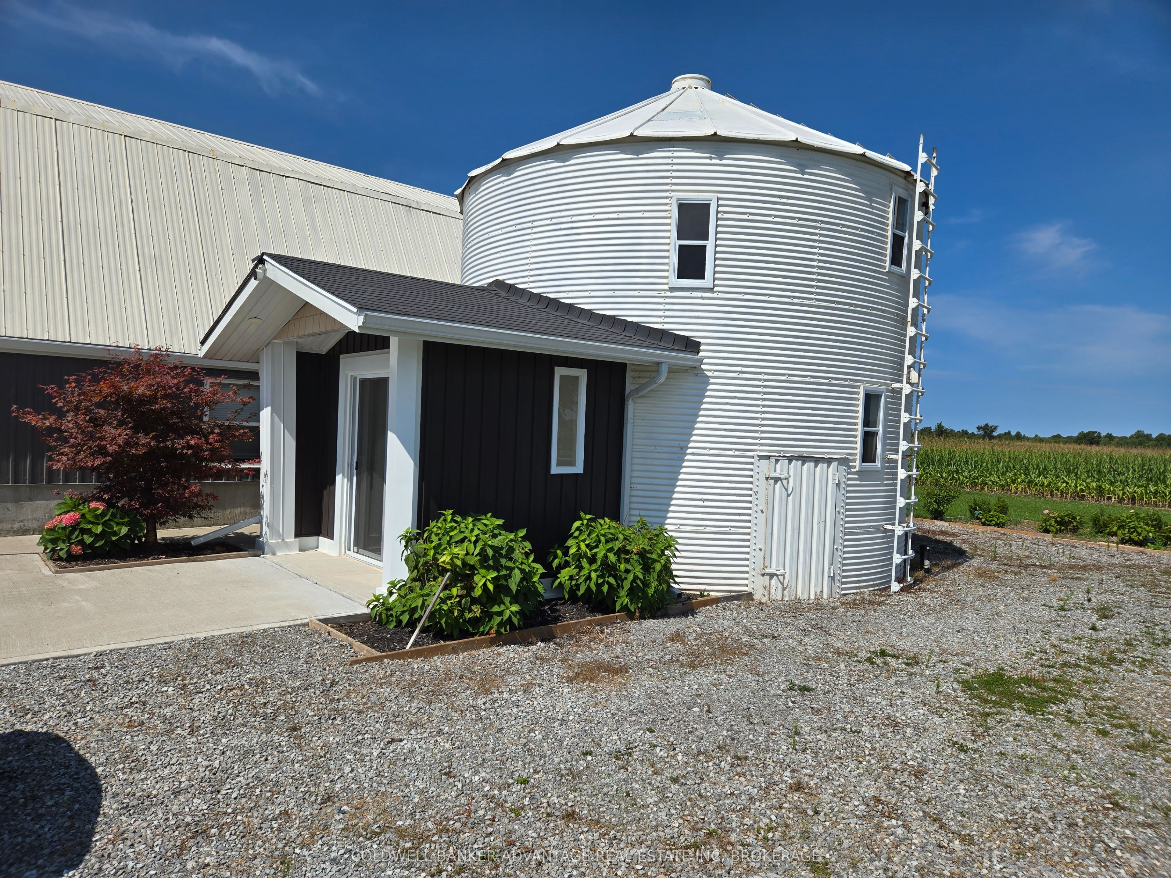 8731 Ridge Road, Niagara Falls, ON L3B 5N7 photo 2