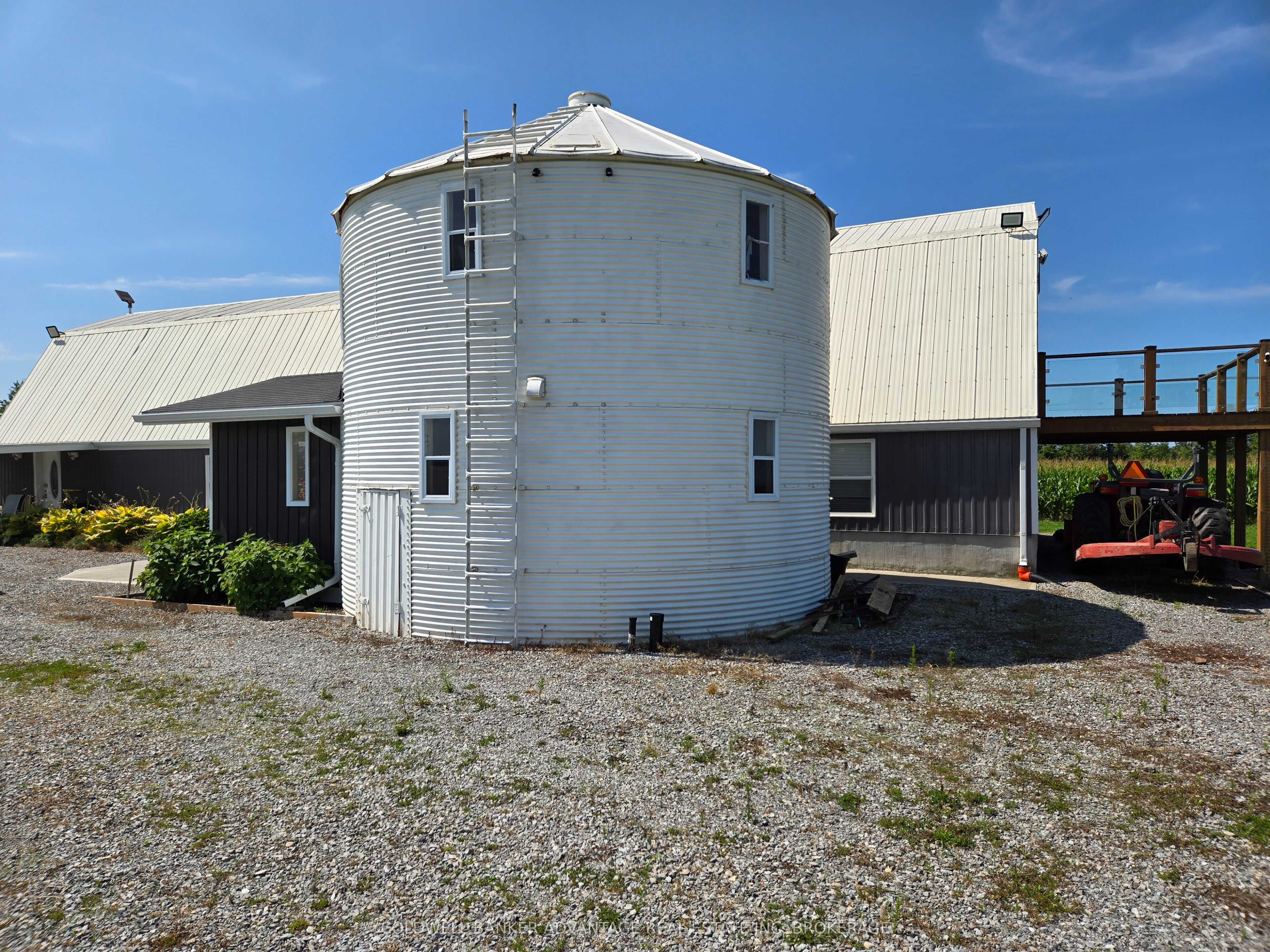 8731 Ridge Road, Niagara Falls, ON L3B 5N7 photo 3