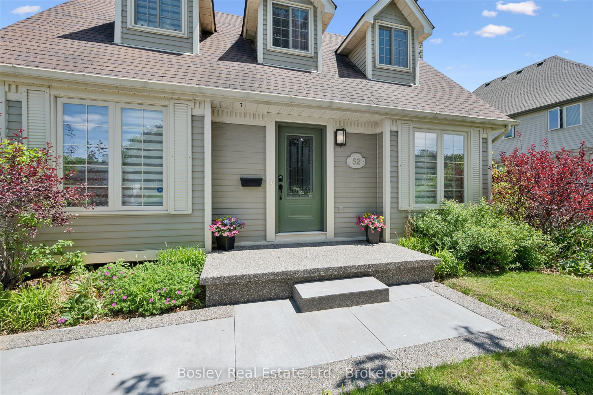 52 Stirling MacGregor Drive, Cambridge, ON N1S 4N5 photo 3