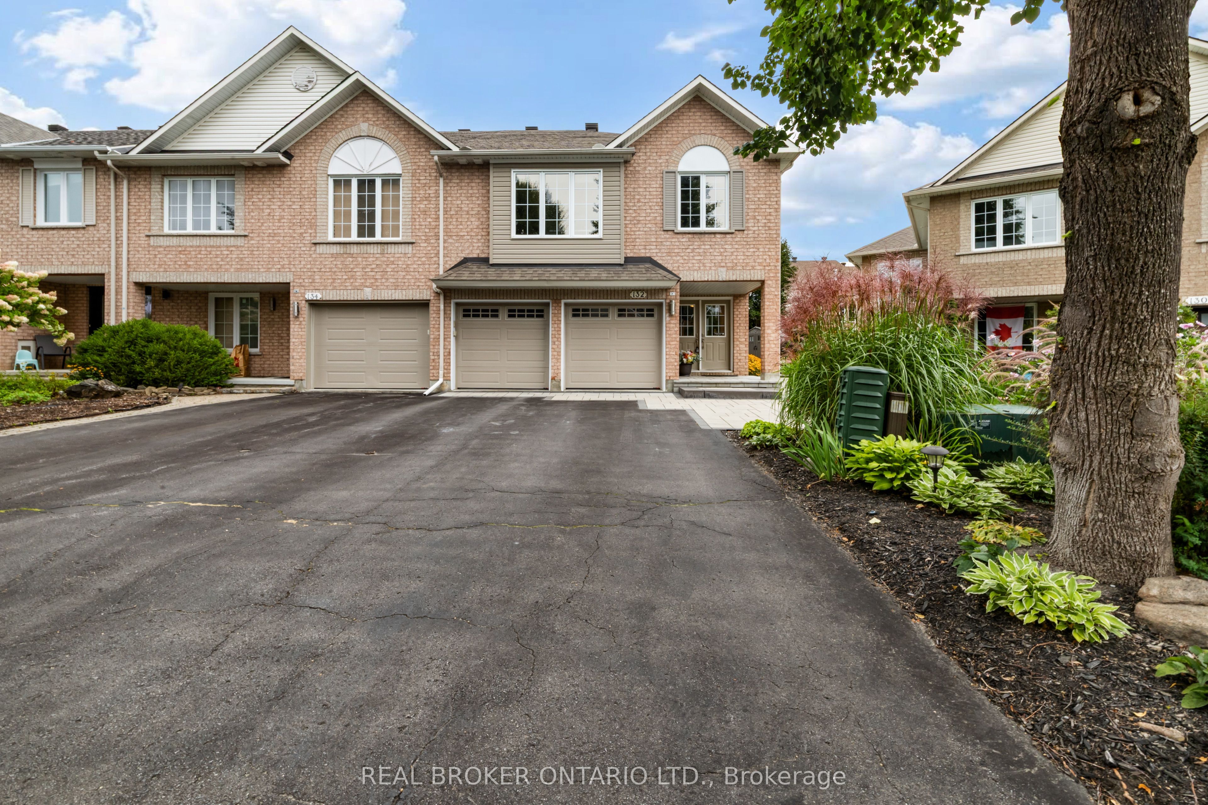 132 Macassa Circle, Kanata, ON K2T 1J9 photo 3