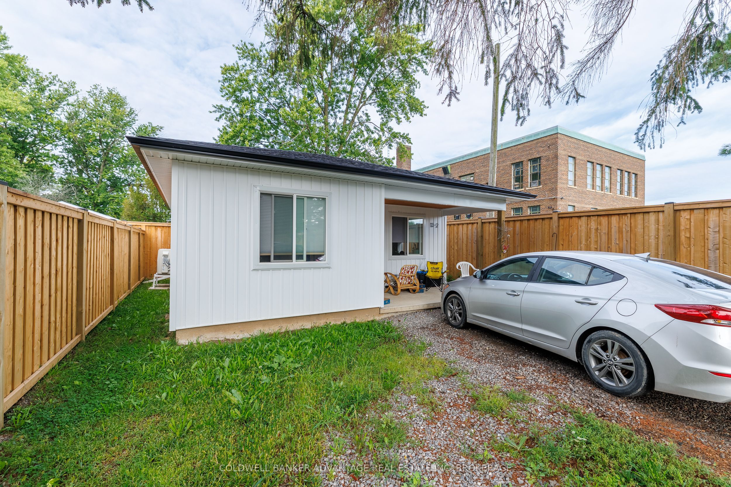 13 Duncan Street W, Welland, ON L3B 2C5 photo 3