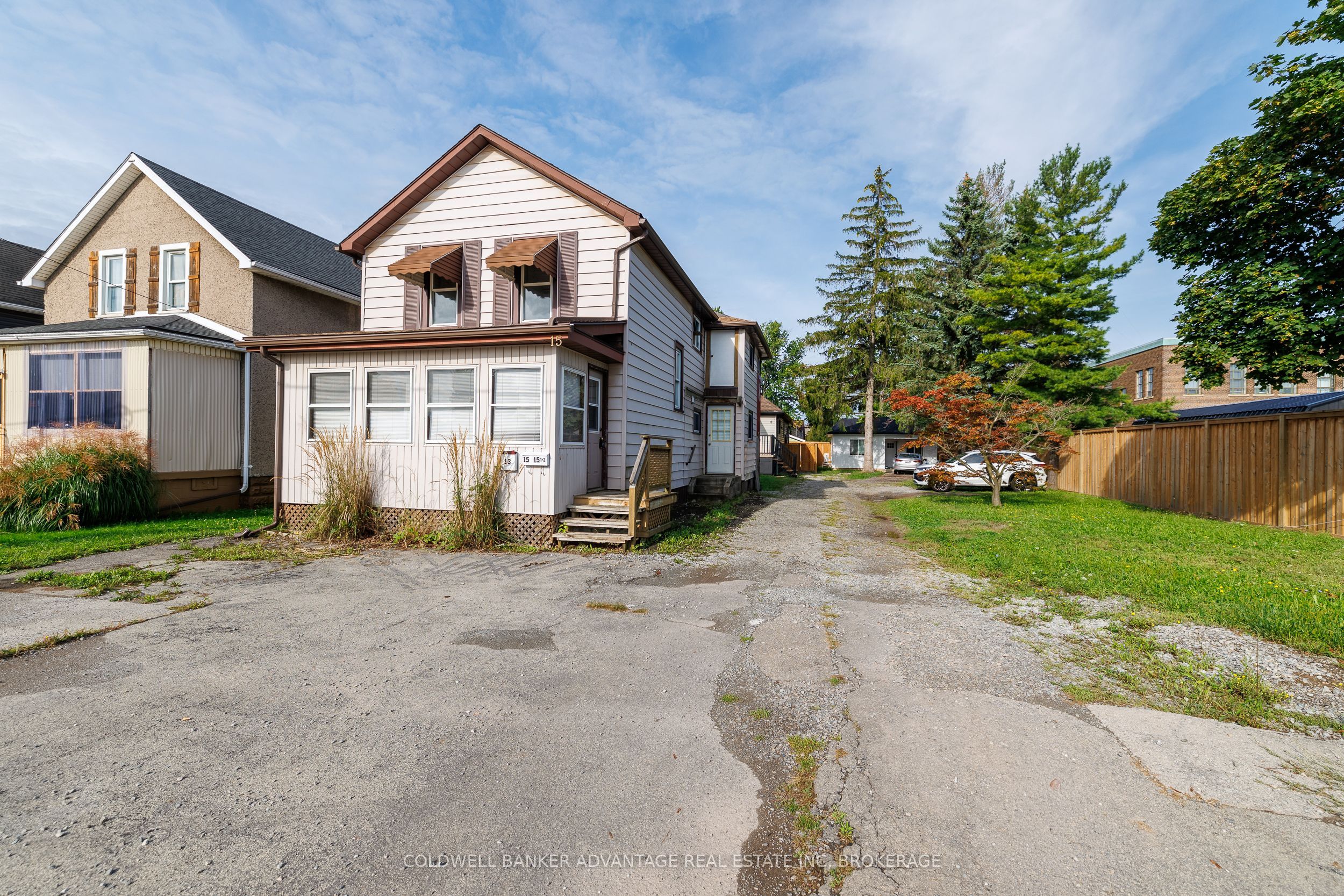 15 Duncan Street, Welland, ON L3B 2C5 photo 2