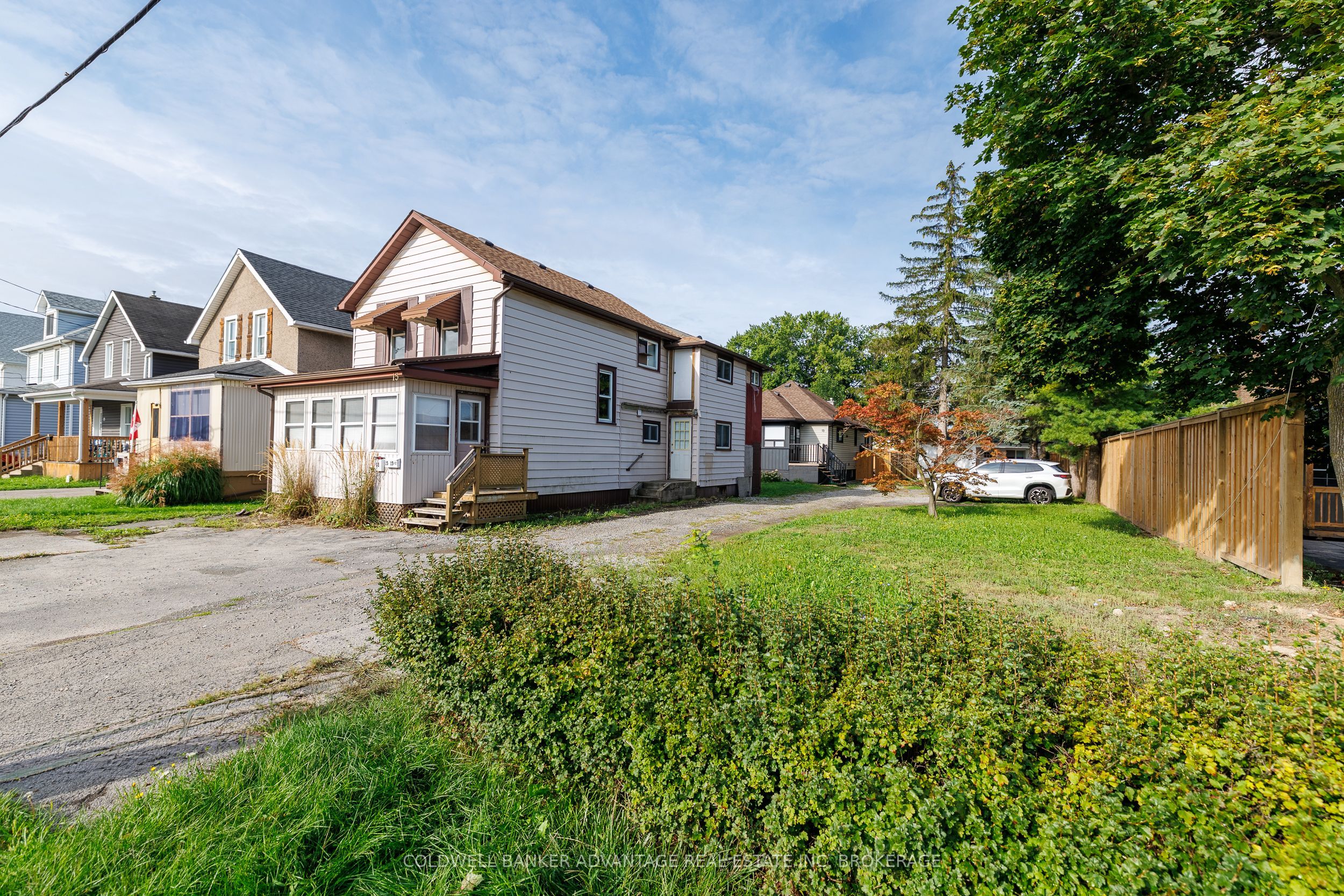 13/15 Duncan Street W, Welland, ON L3B 2C5 photo 2