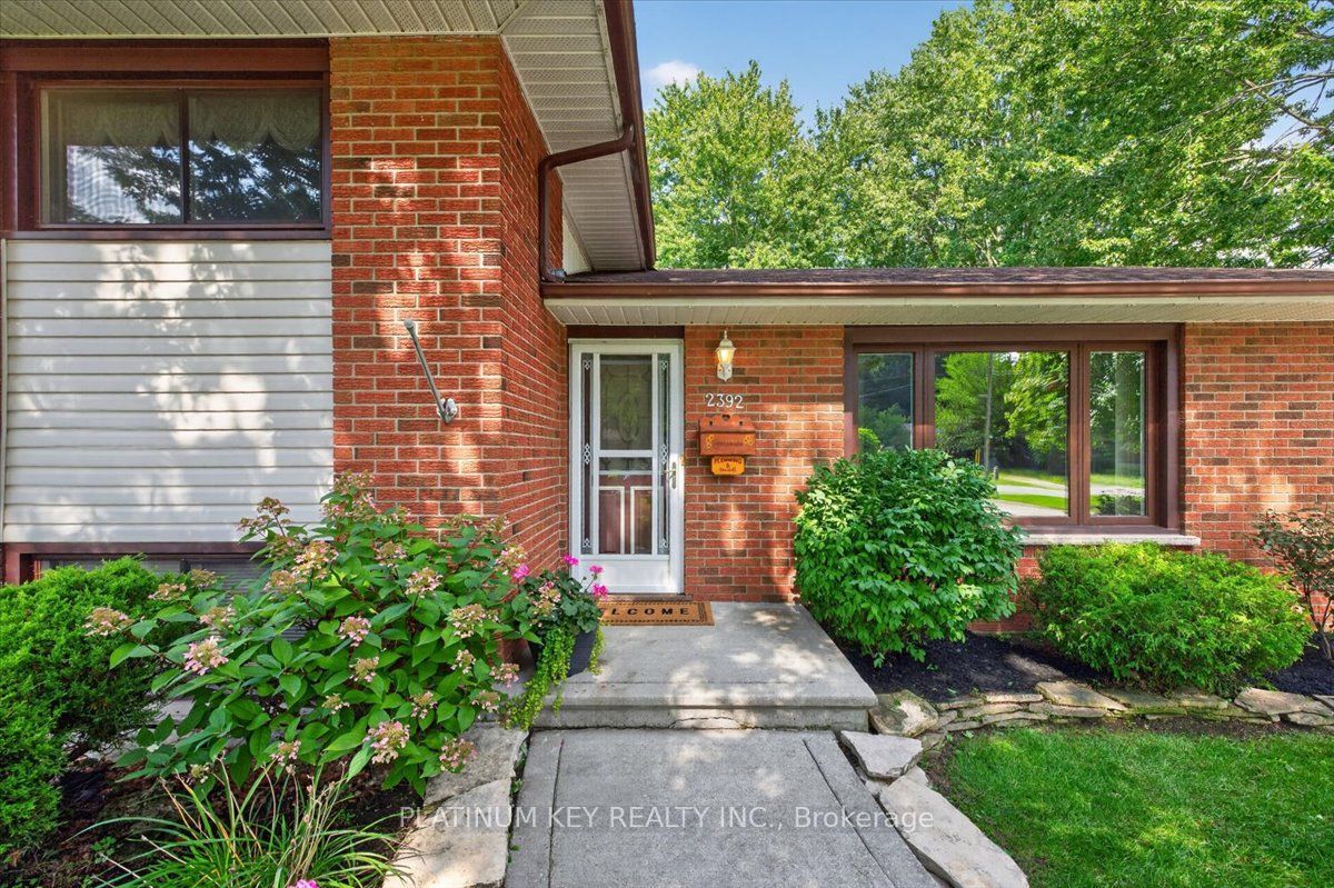 2392 London Street, Strathroy-Caradoc, ON N0L 1W0 photo 3