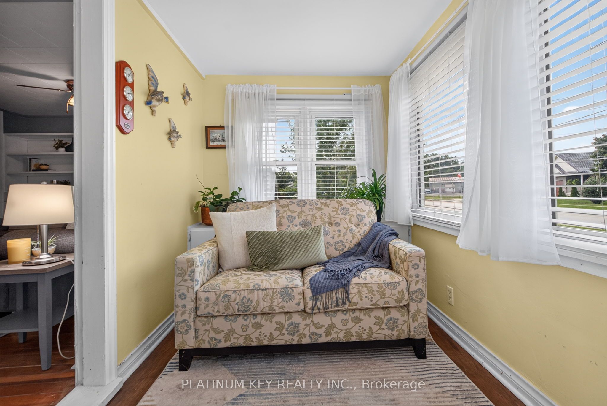 422 Metcalfe Street W, Strathroy-Caradoc, ON N7G 1N7 photo 3