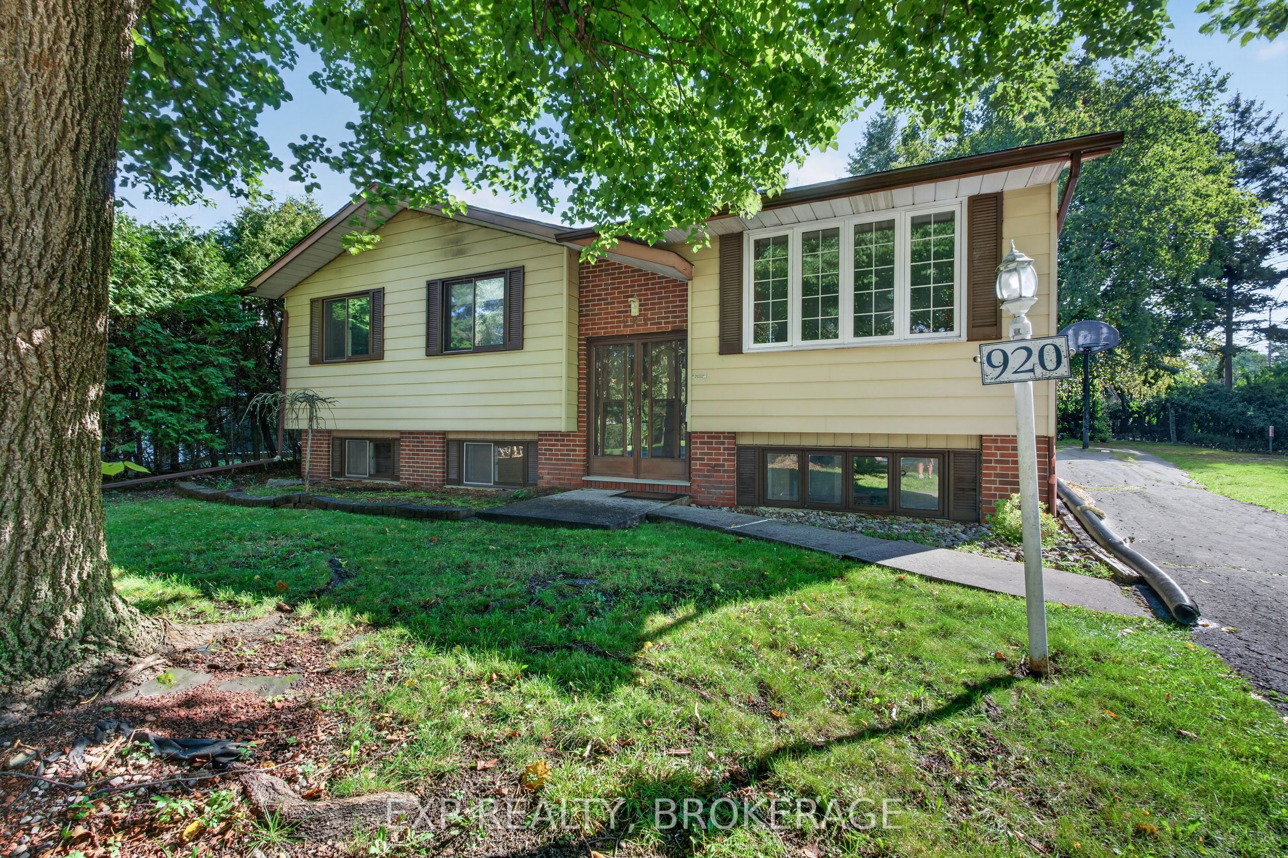 920 SAFARI Drive, Kingston, ON K7M 6X5 photo 2
