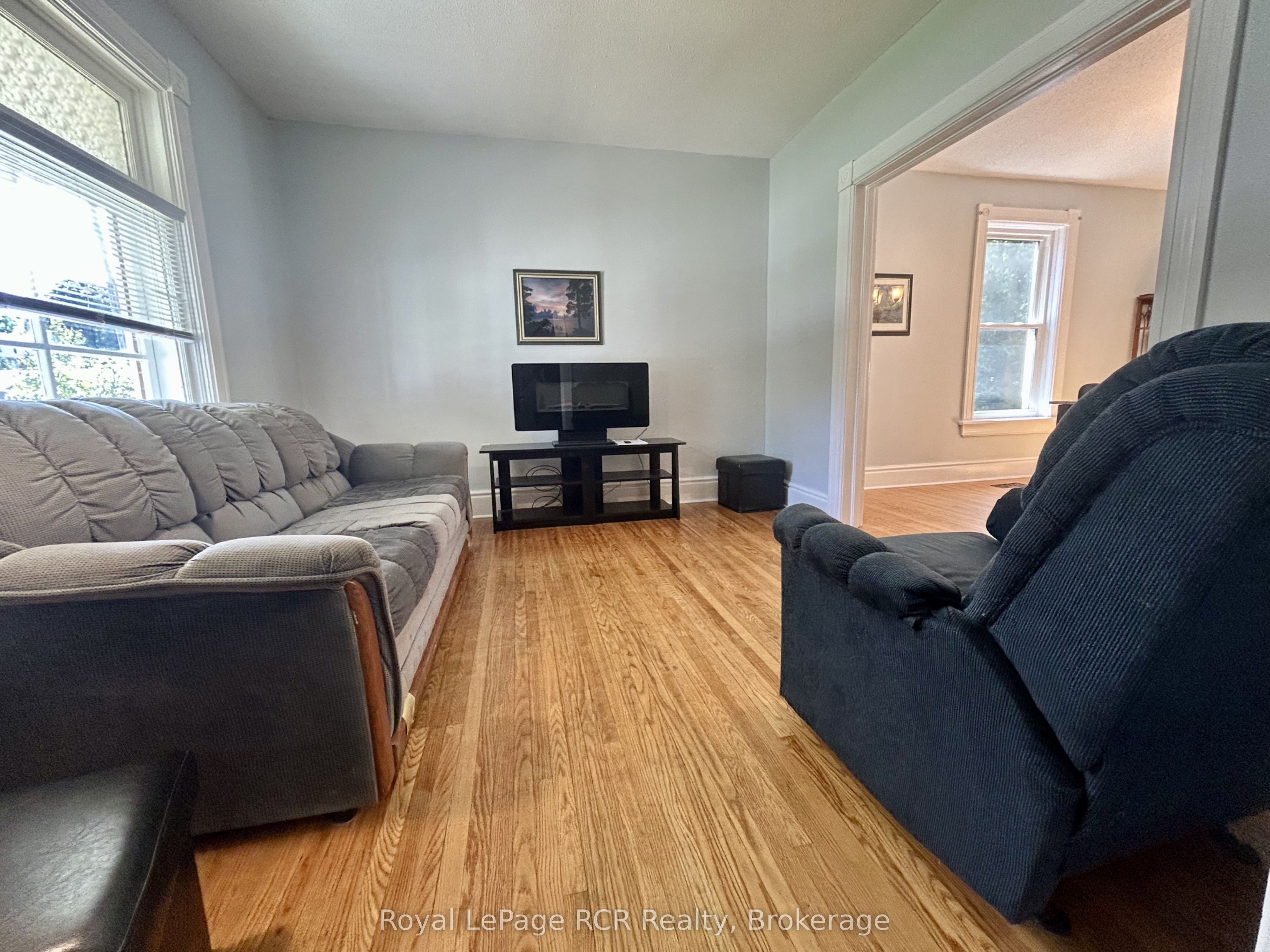 962 7th Avenue E, Owen Sound, ON N4K 2Y8 photo 3
