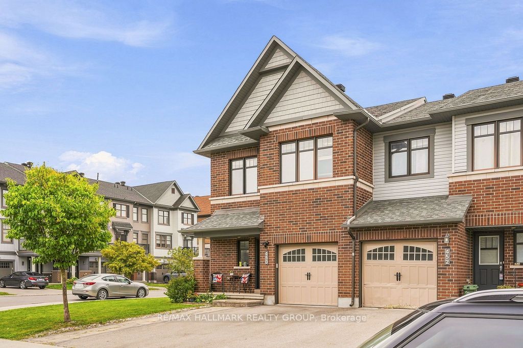 450 Brettonwood Ridge, Kanata, ON K2T 0L1 photo 2