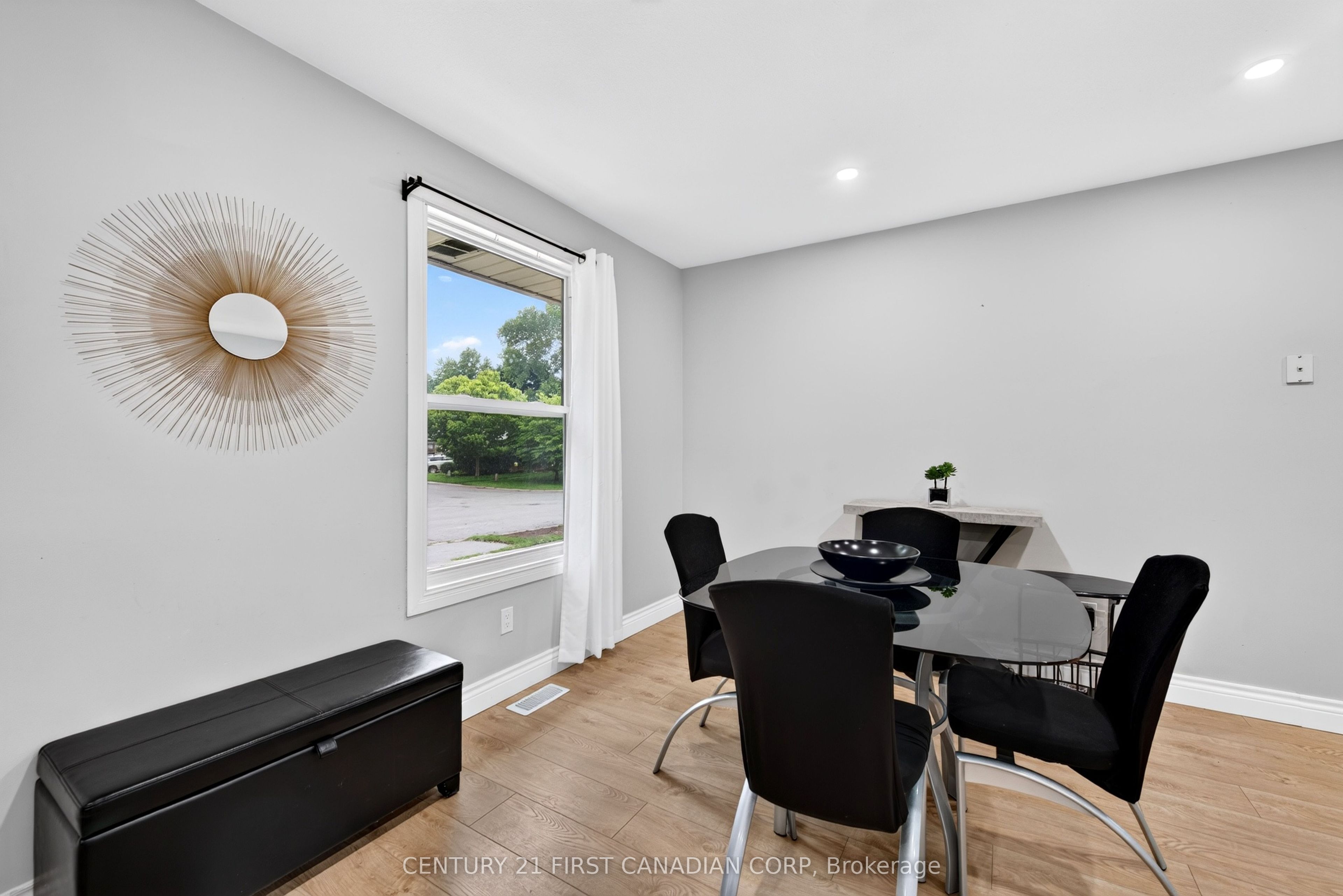 23 Brunswick Avenue, London North, ON N6G 3K4 photo 2