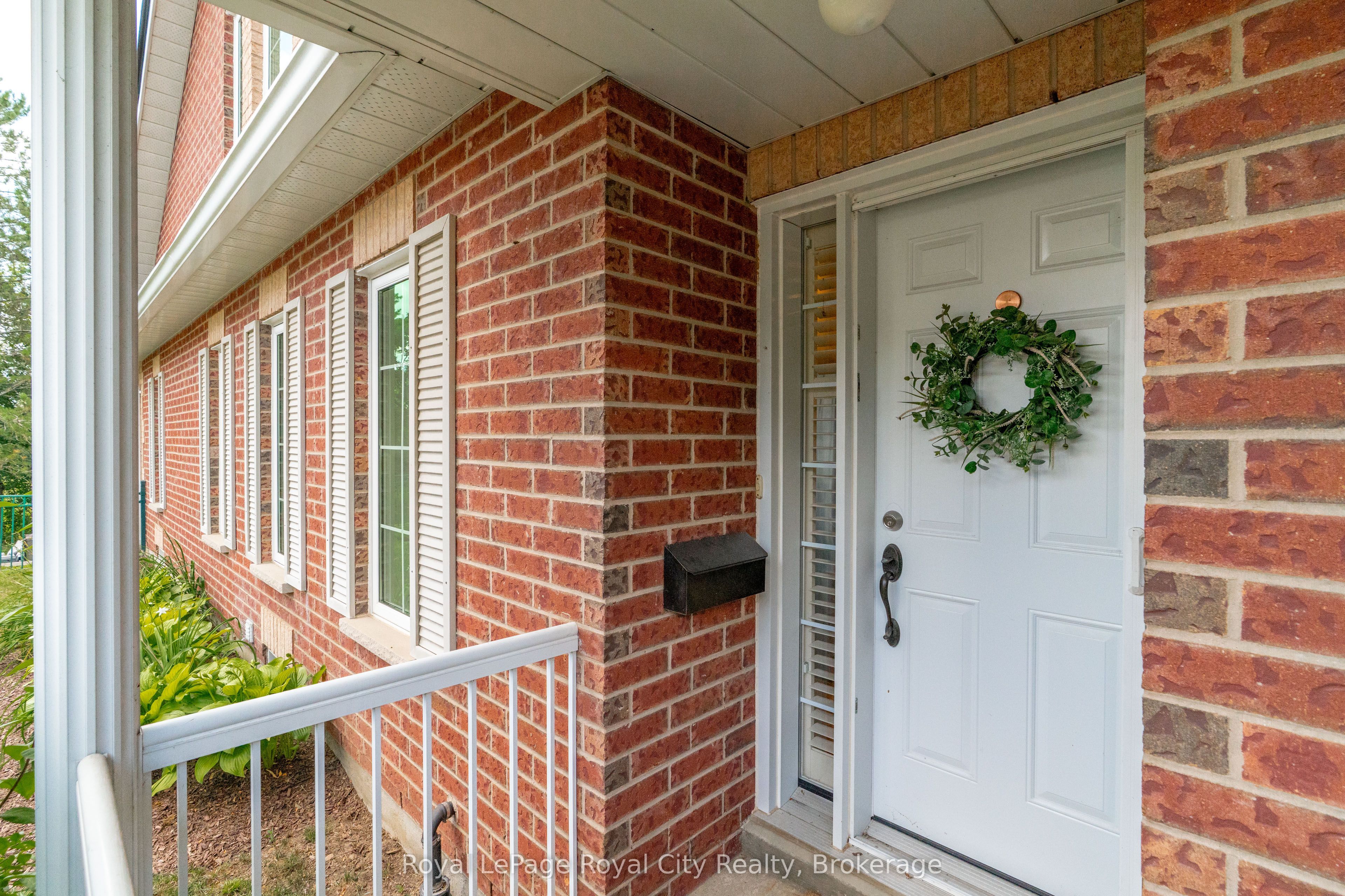 60 Ptarmigan Drive 37, Guelph, ON N1C 1E5 photo 5