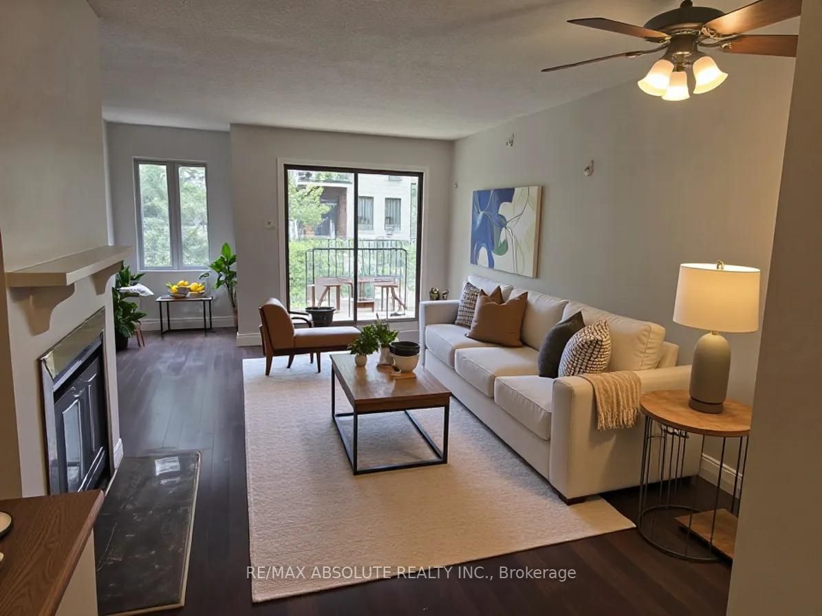 10 Crispin Private, Manor Park - Cardinal Glen and Area, ON K1K 4H5 photo 3