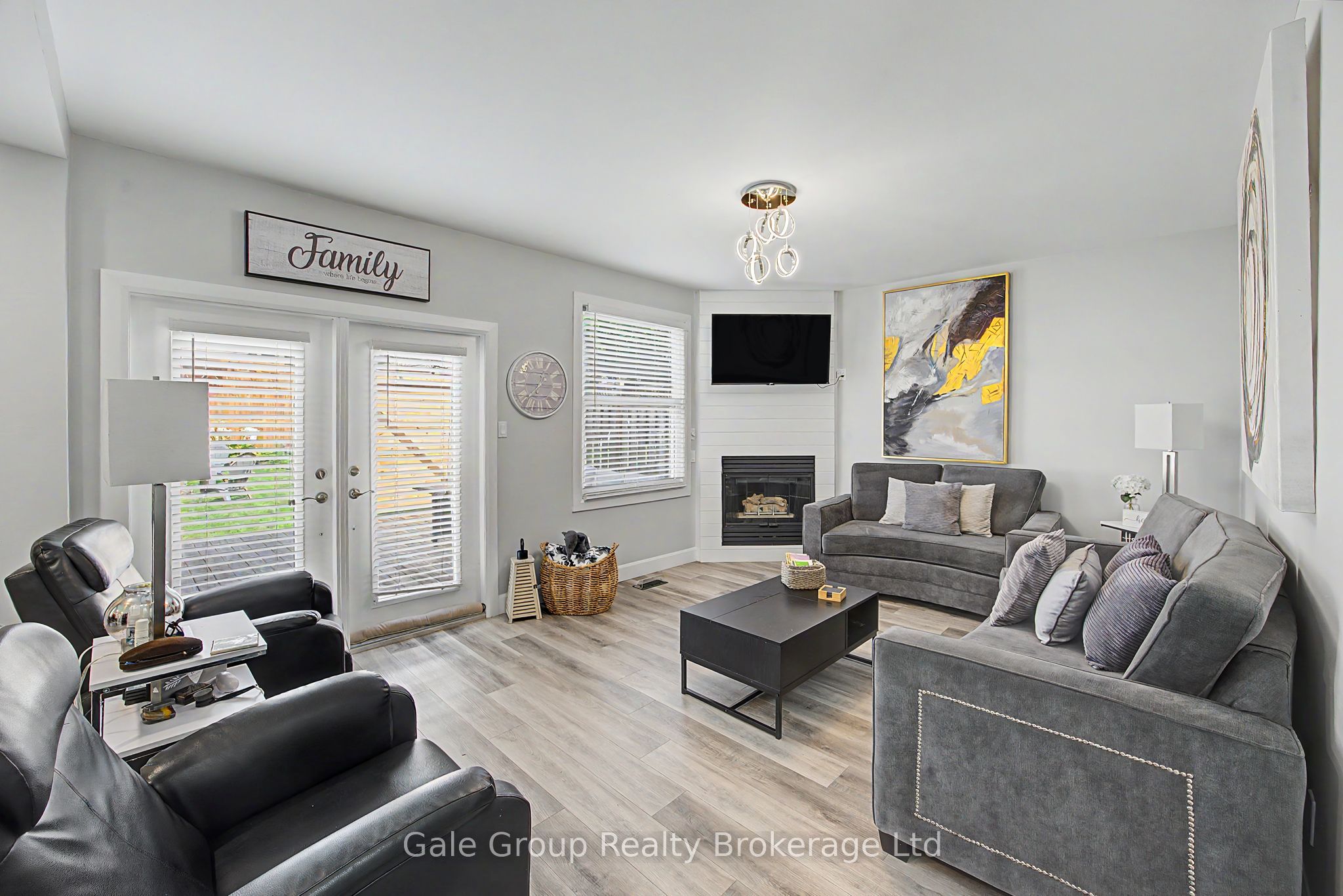 667 Springbank Avenue N, Woodstock, ON N4T 1E3 photo 3